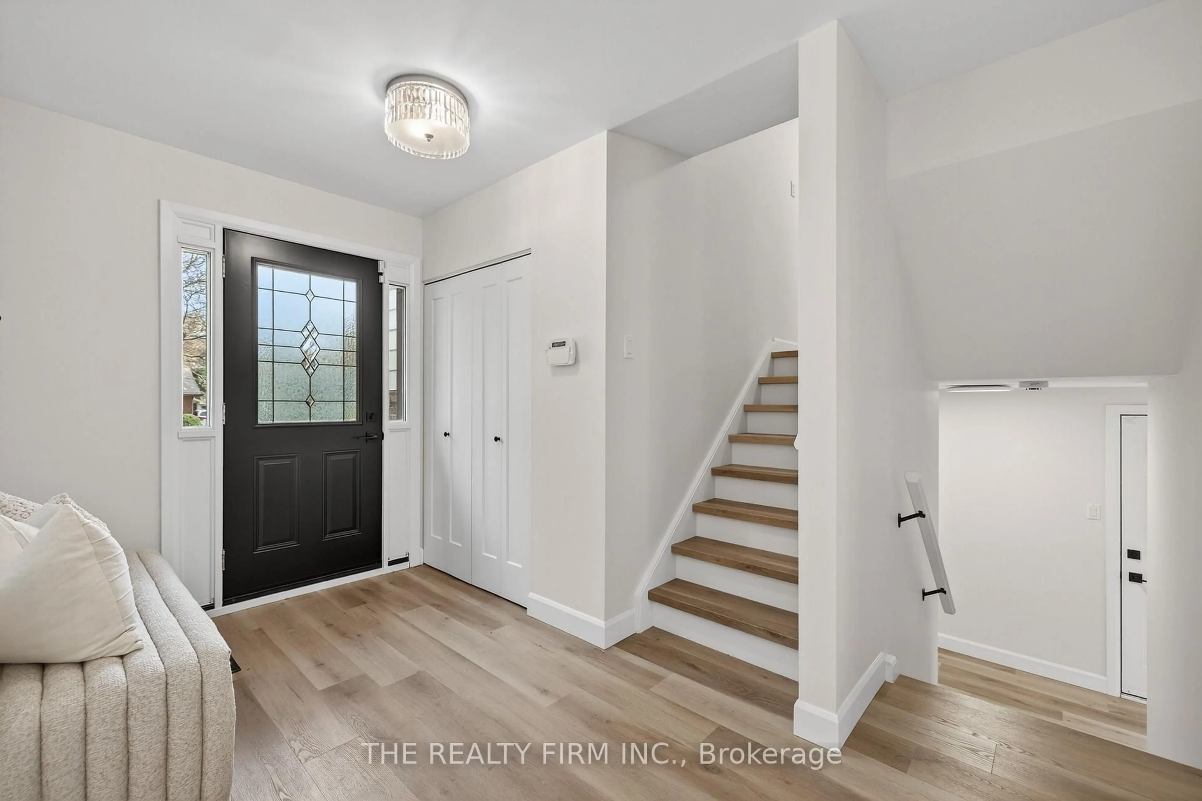 Indoor entryway for 1180 Guildwood Blvd, London North Ontario N6H 4G9
