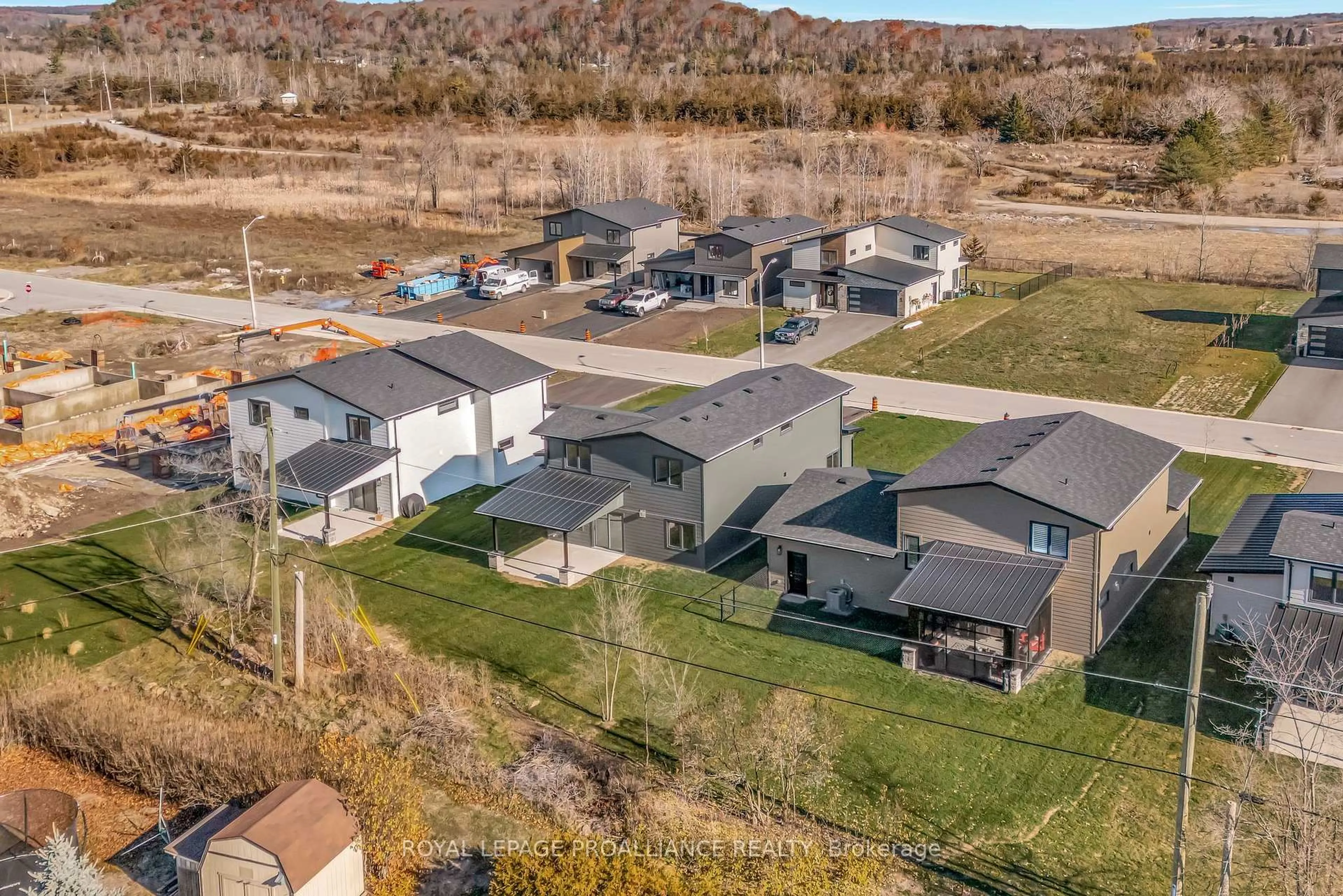 A pic from outside/outdoor area/front of a property/back of a property/a pic from drone, unknown for 44 Fraser Dr, Quinte West Ontario K0K 1E0