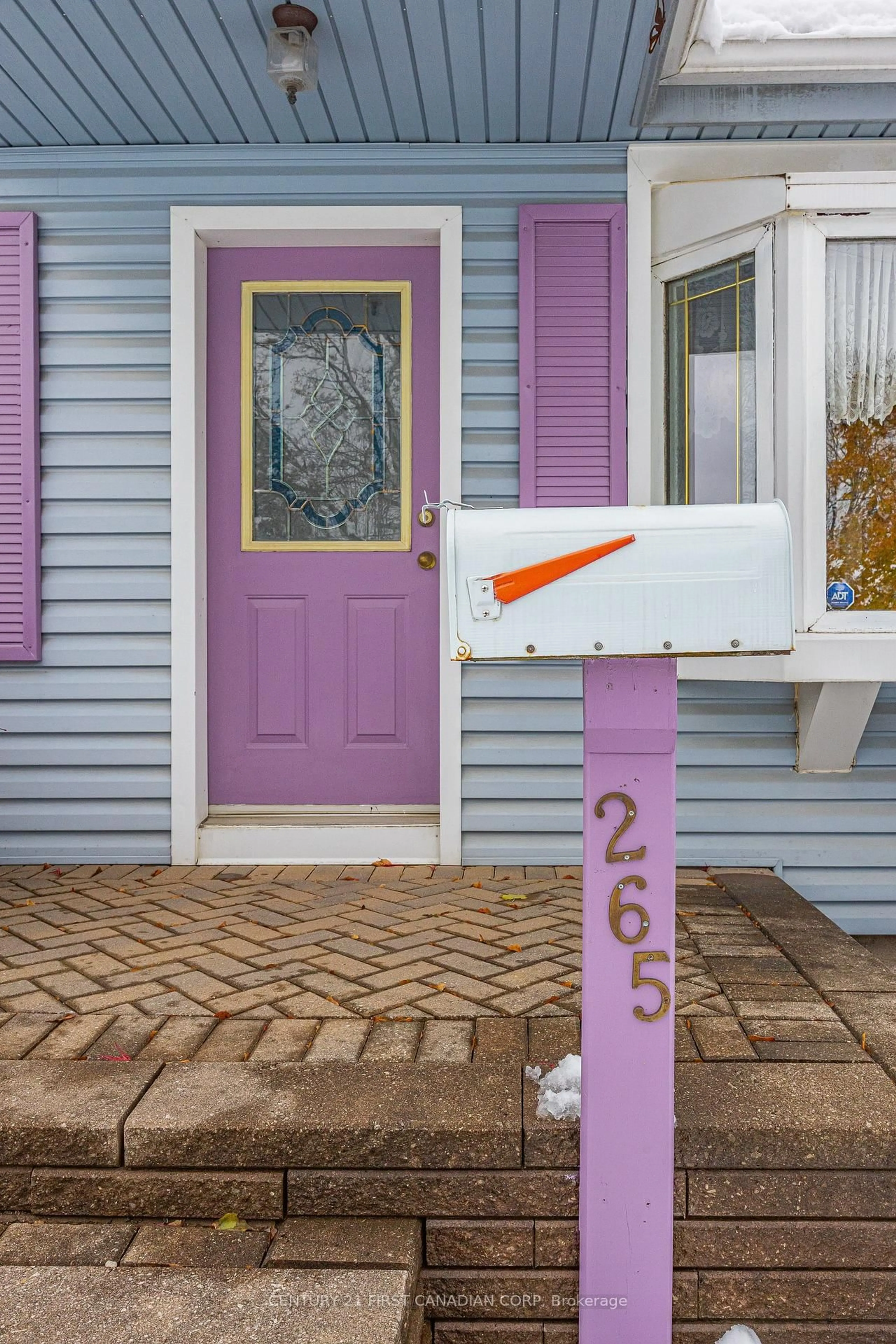 Home with vinyl exterior material, street for 265 Short Ave, London East Ontario N5W 1W3