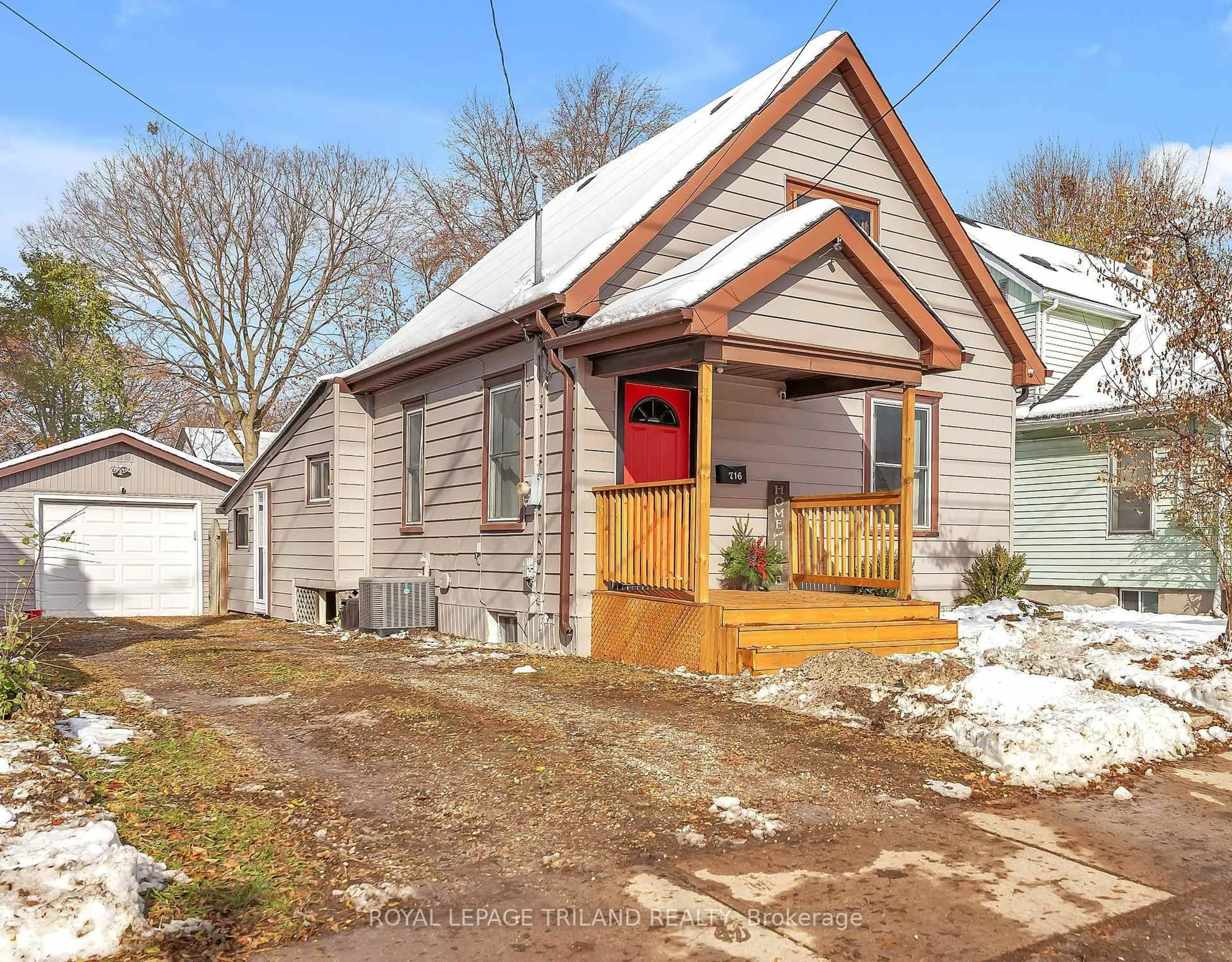 Shed for 716 Cheapside St, London East Ontario N5Y 3Y5