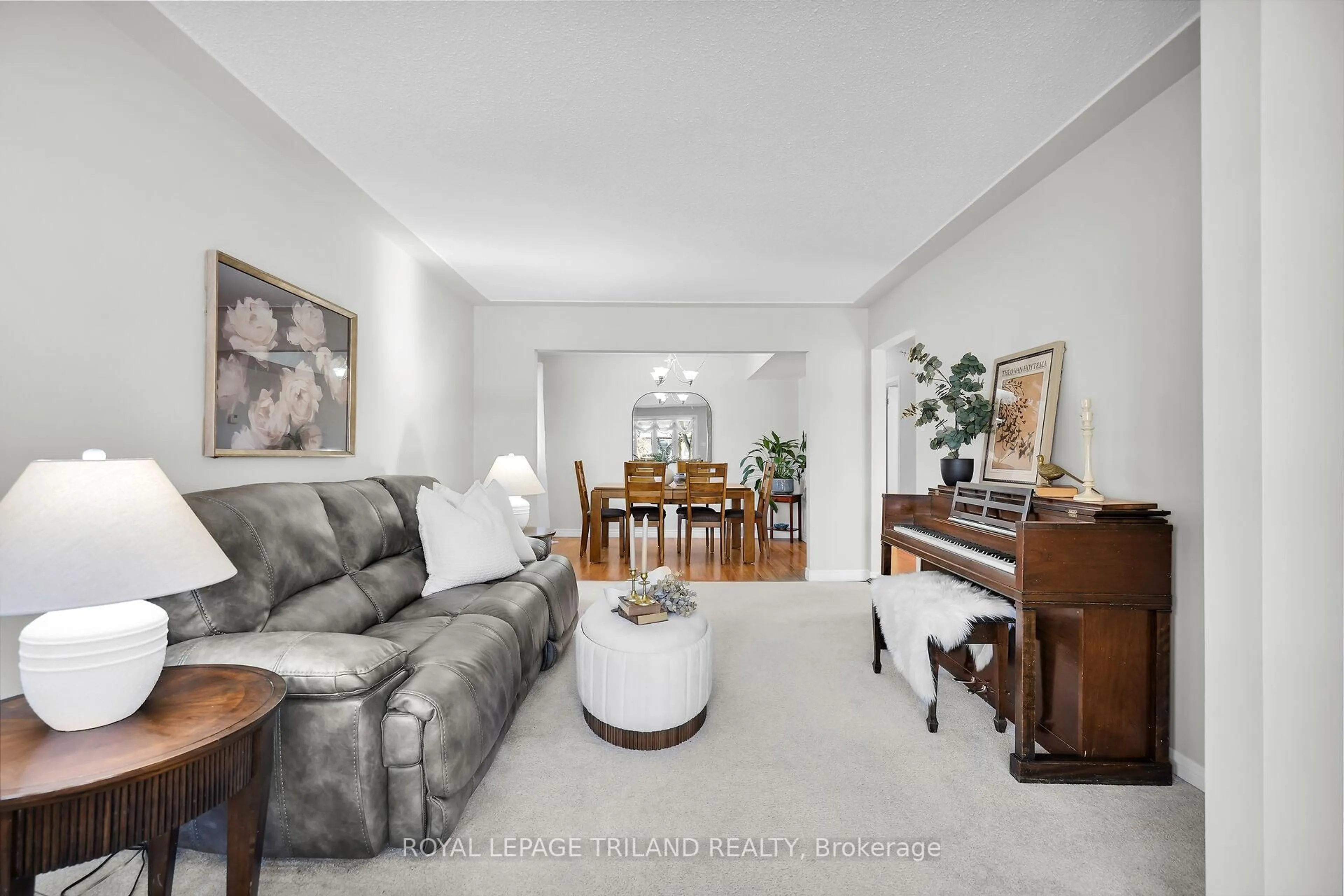 Living room with furniture, unknown for 544 Griffith St, London South Ontario N6K 2S6