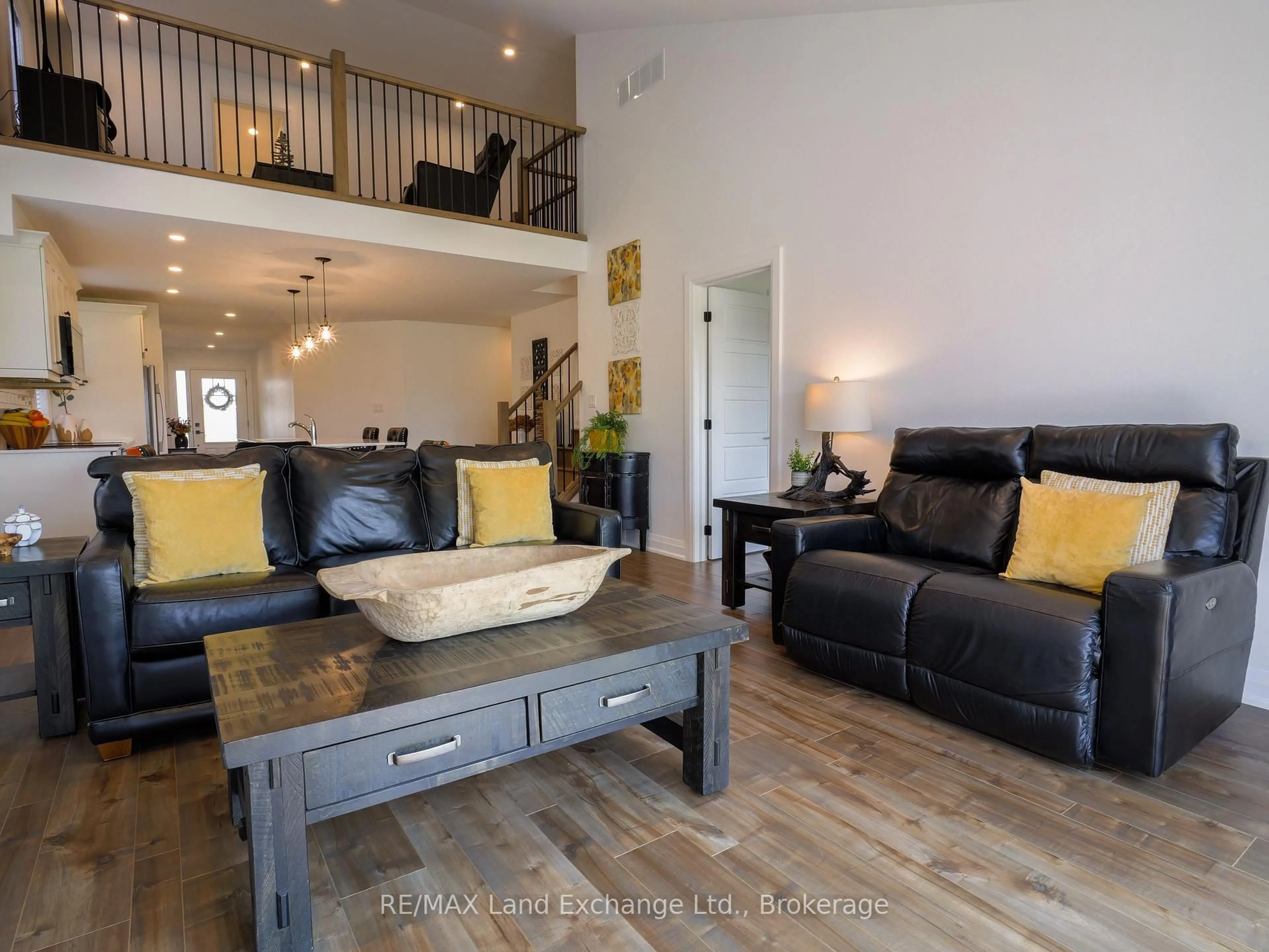 Living room with furniture, wood/laminate floor for 2 Fairway Lane #1, Saugeen Shores Ontario N0H 2C3