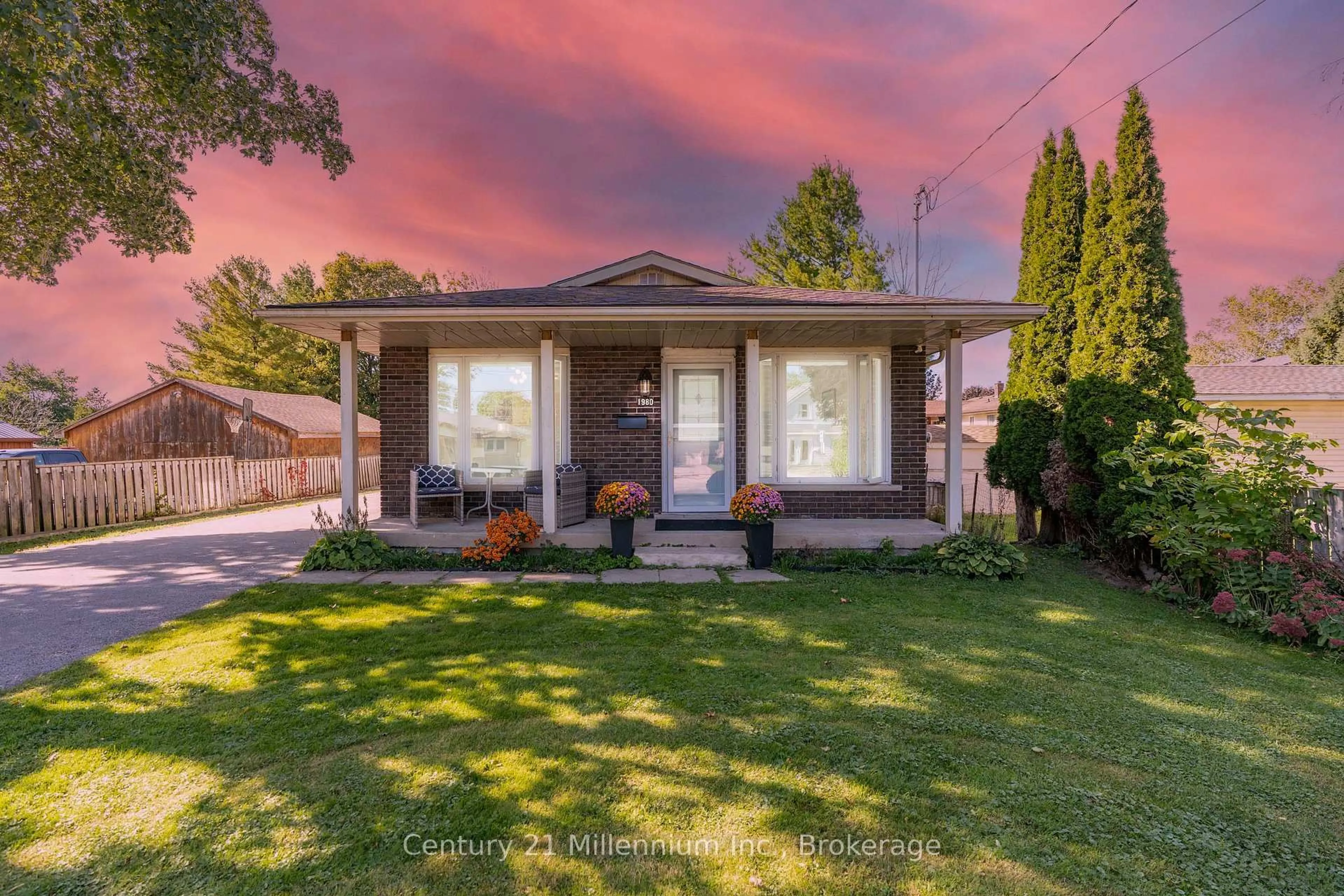 Unknown for 1980 6th Ave, Owen Sound Ontario N4K 2W5