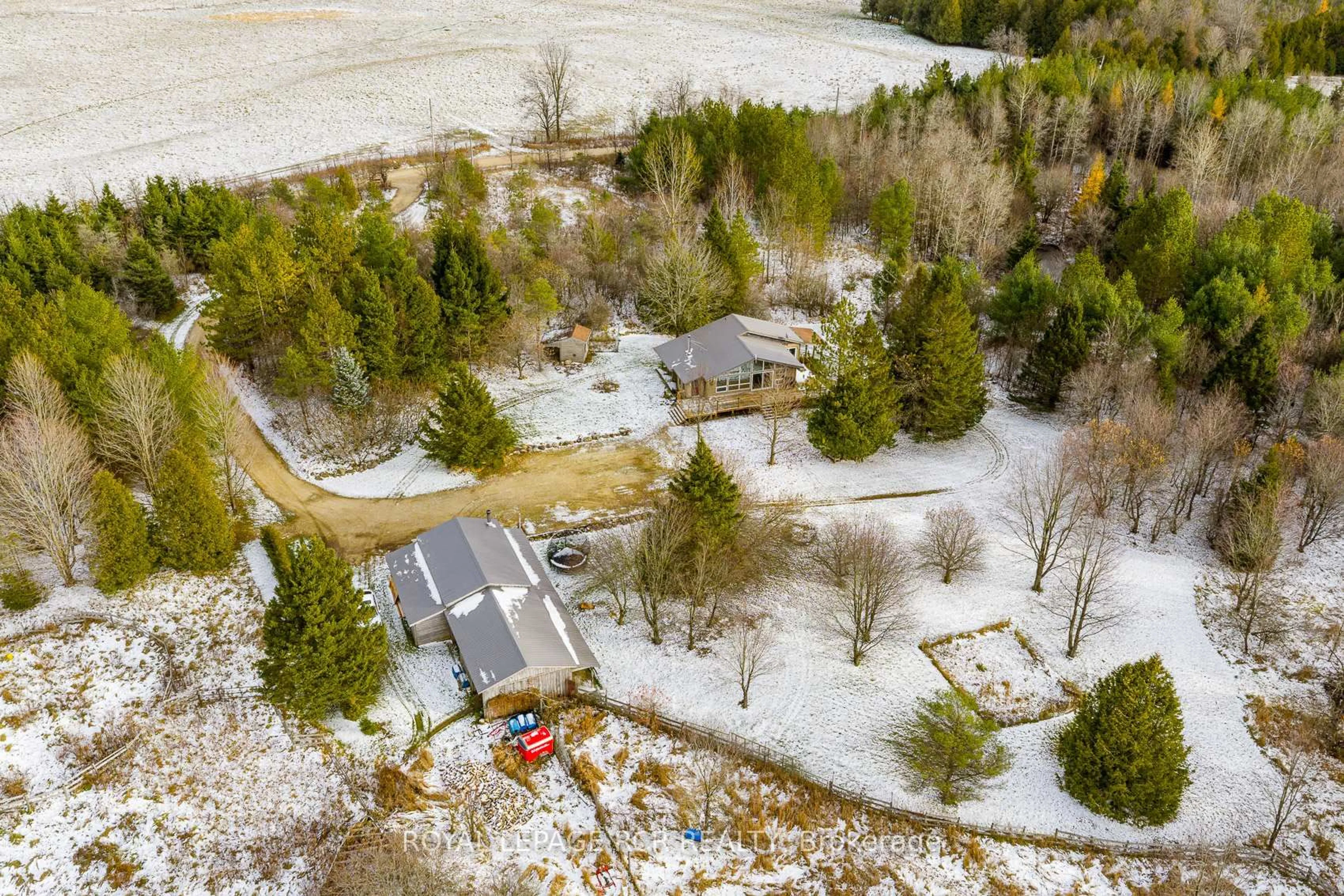 A pic from outside/outdoor area/front of a property/back of a property/a pic from drone, unknown for 573106 Southgate Sideroad 57, Southgate Ontario N0C 1K0