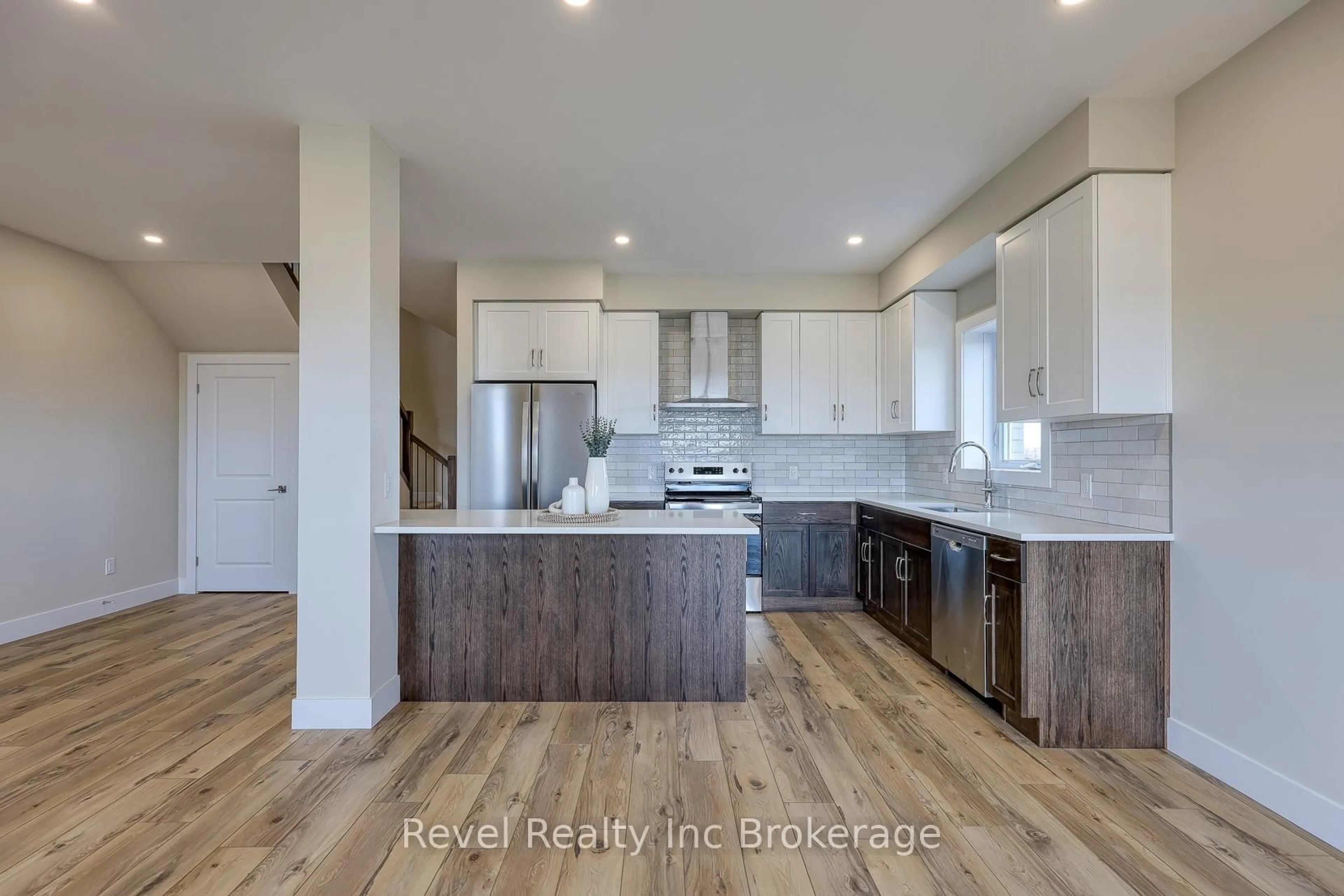 Open concept kitchen, unknown for 455 Gillespie St, South-West Oxford Ontario N4S 7V6