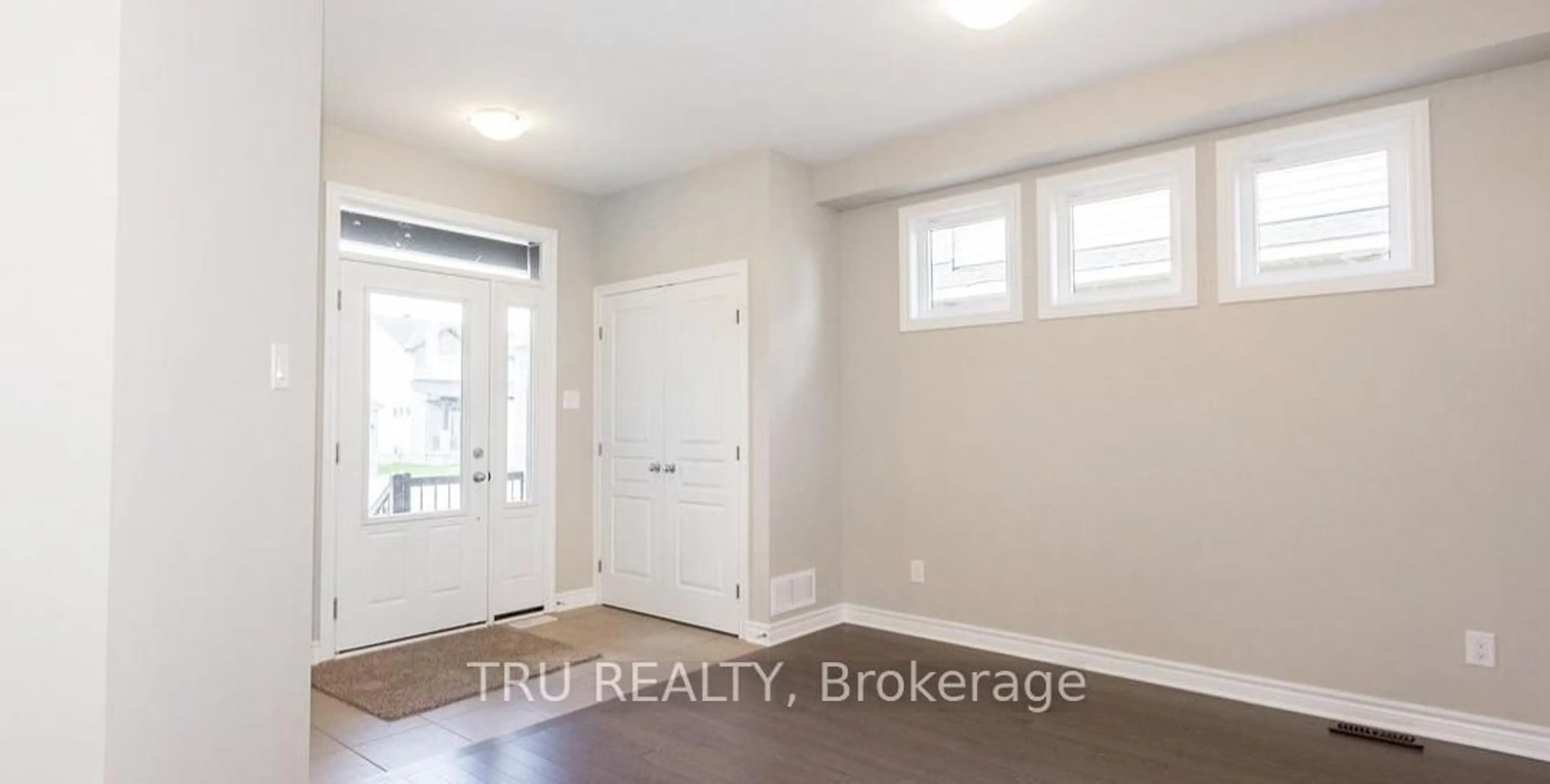 A pic of a room for 931 Cologne St, Russell Ontario K0A 1W0