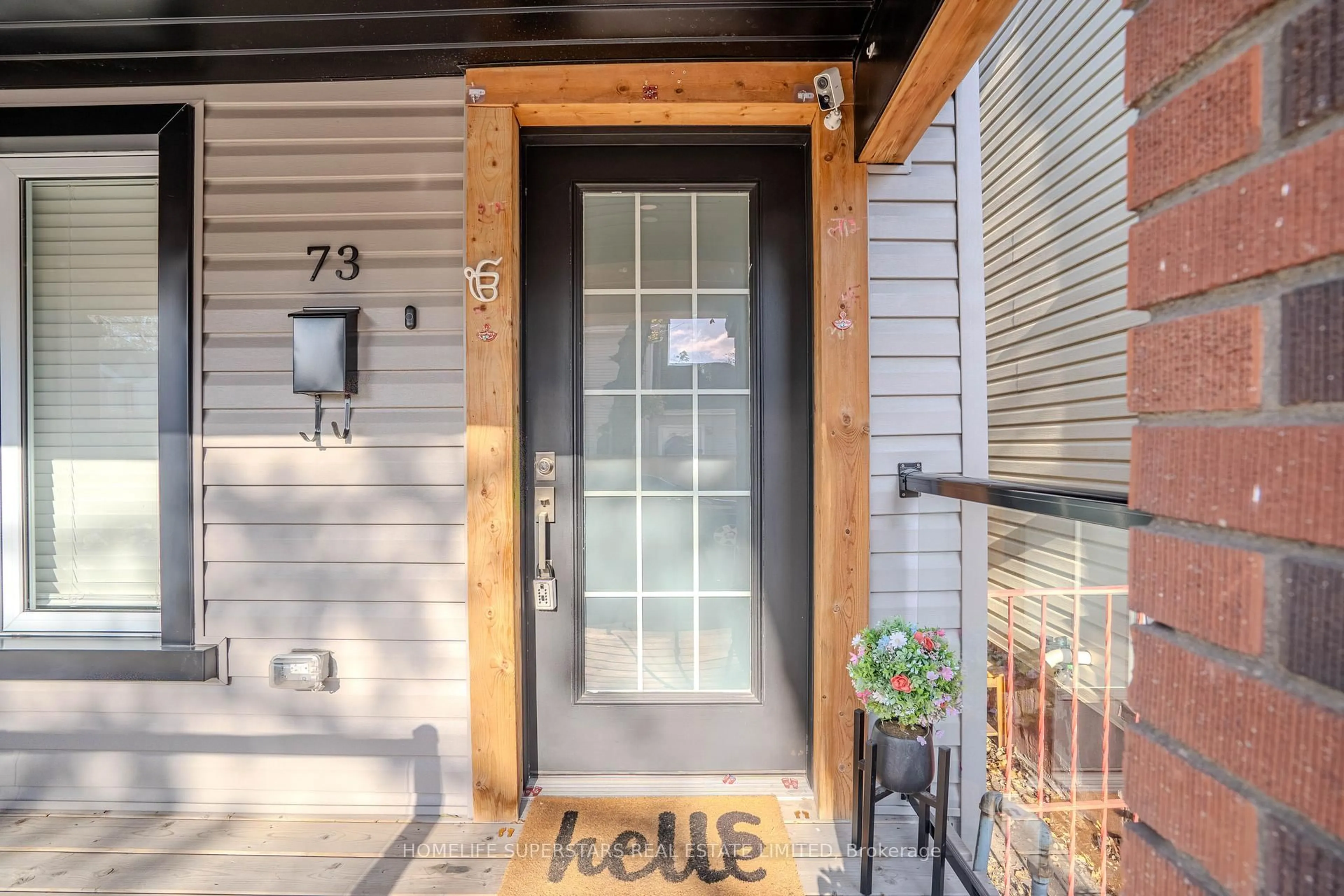 Indoor entryway for 73 Clinton St, Hamilton Ontario L8L 3K1