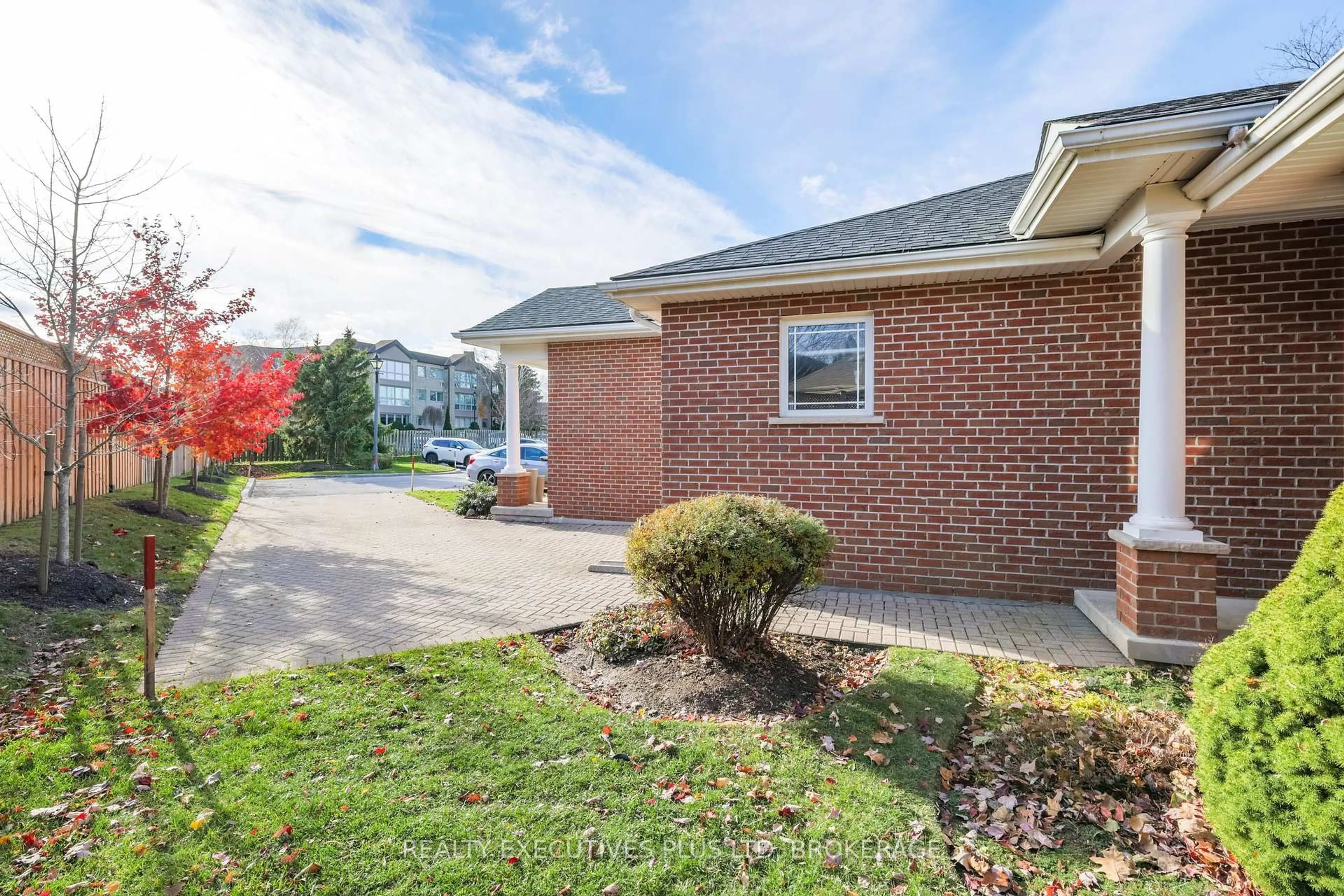 Home with brick exterior material, unknown for 3300 Montrose Rd #10, Niagara Falls Ontario L2H 3L9