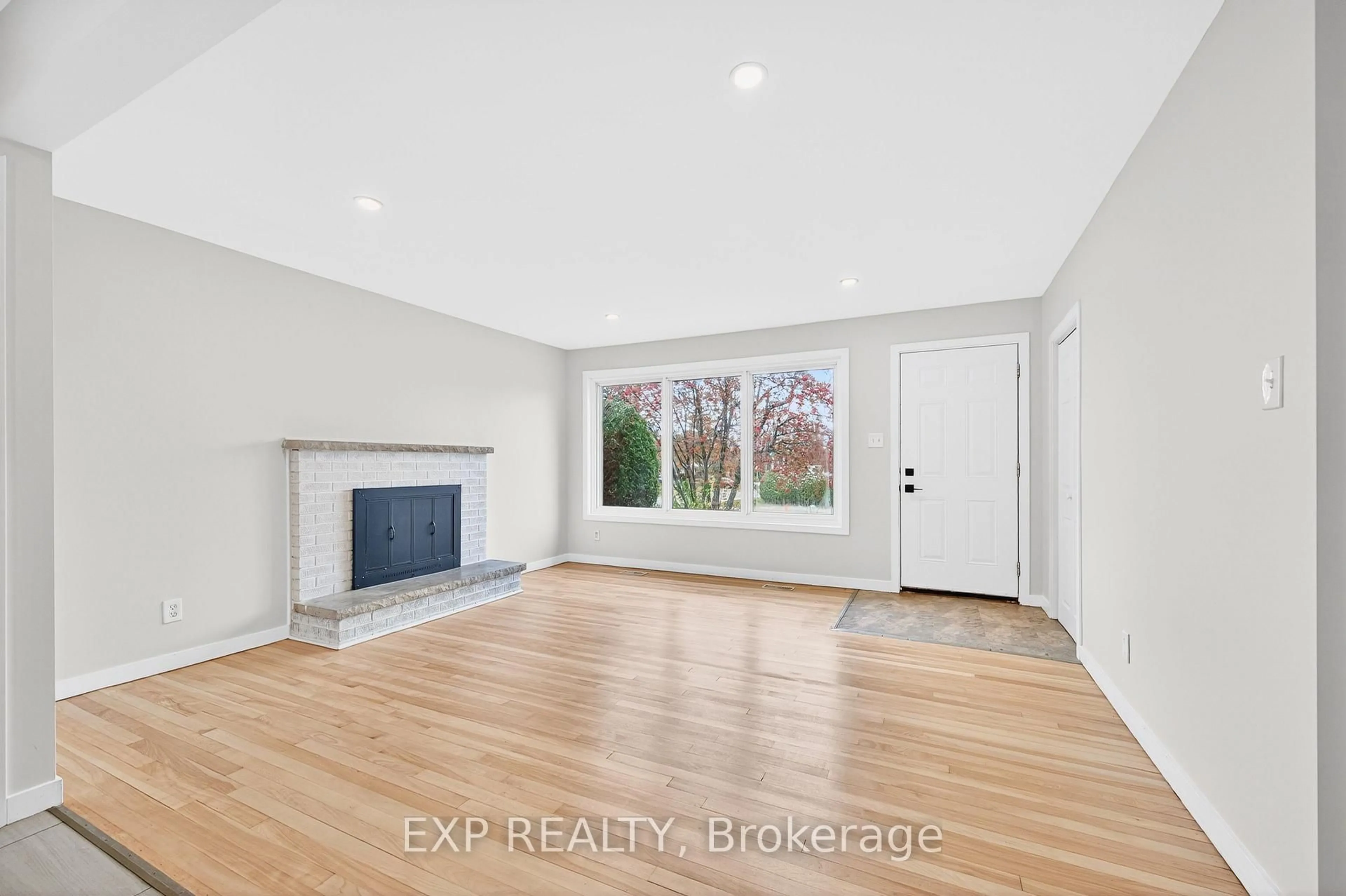 Unknown for 1103 Frances St, Ottawa Ontario K1K 3L6