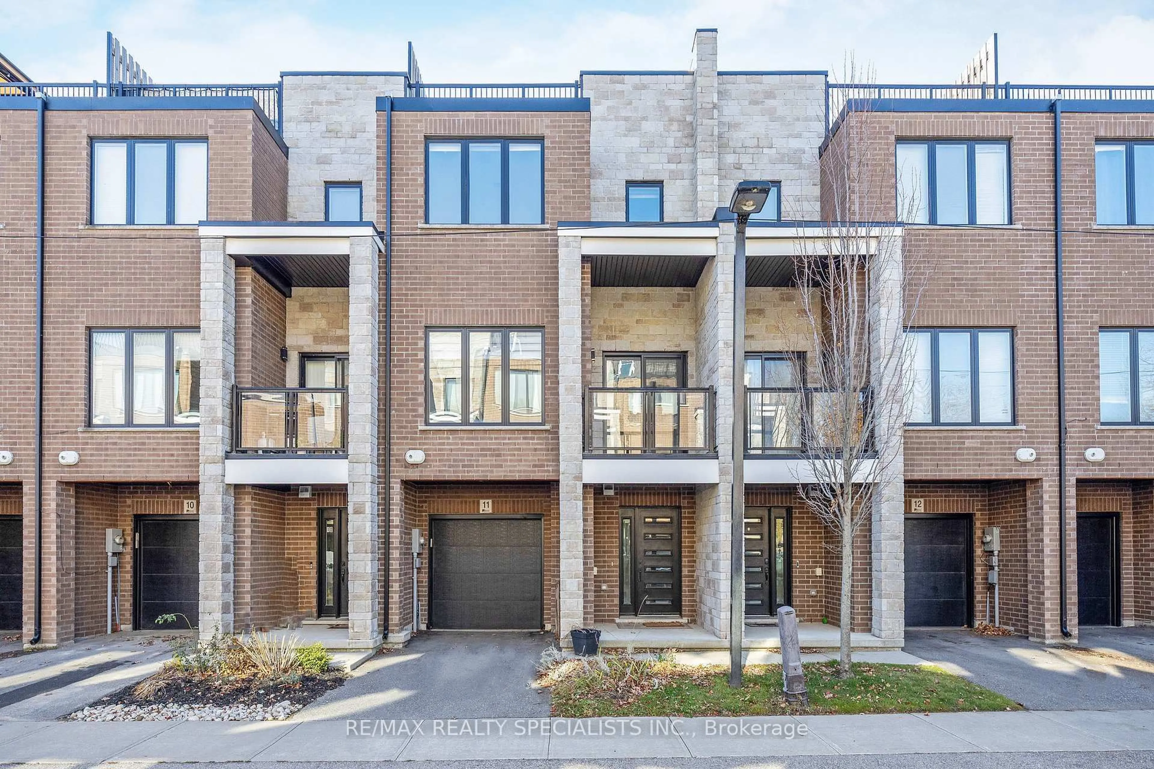 Home with brick exterior material, street for 33 Jarvis St #11, Brantford Ontario N3T 4A7