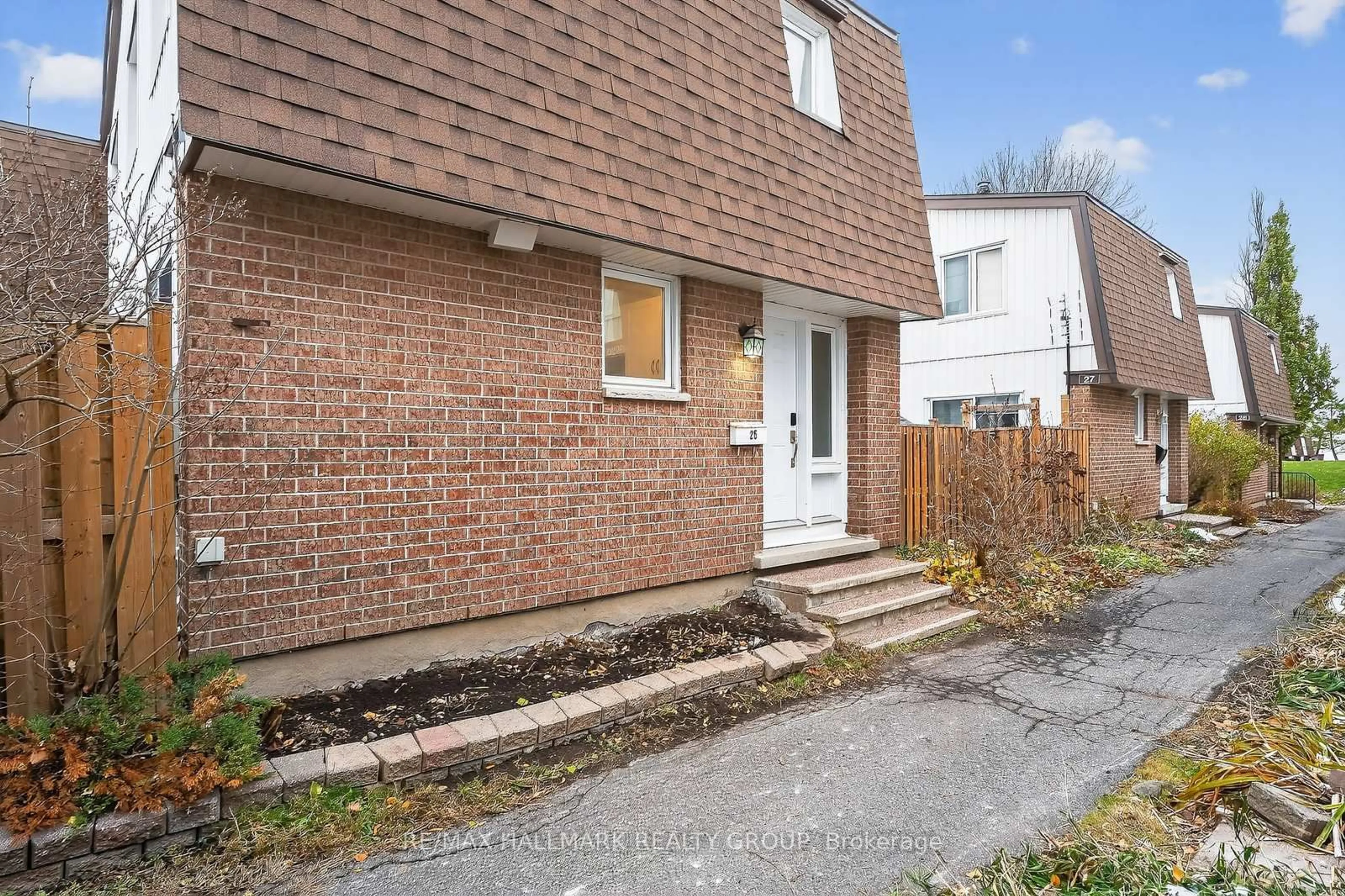Home with brick exterior material, street for 837 EASTVALE Dr #26, Ottawa Ontario K1J 7T5