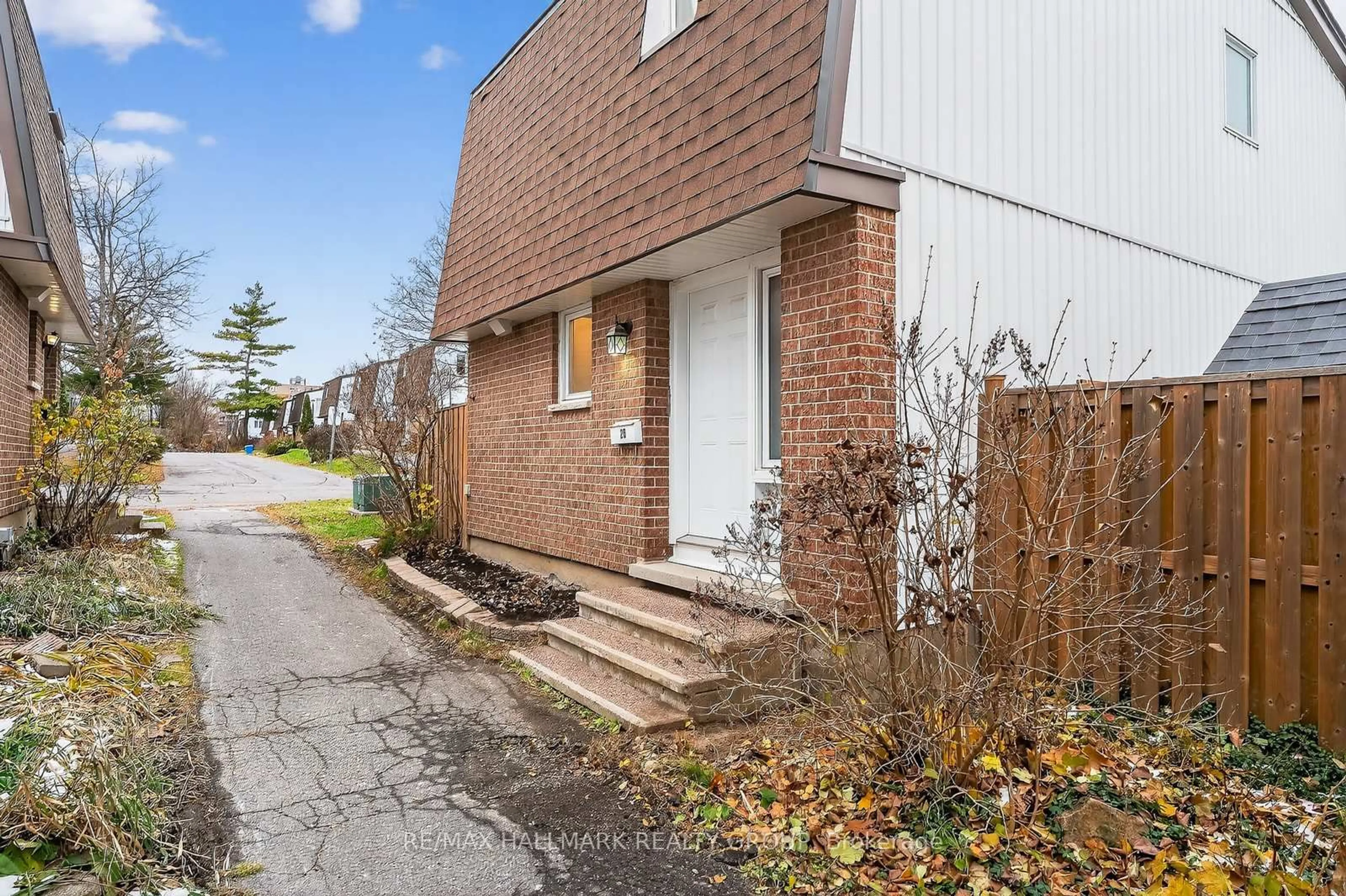 Unknown for 837 EASTVALE Dr #26, Ottawa Ontario K1J 7T5