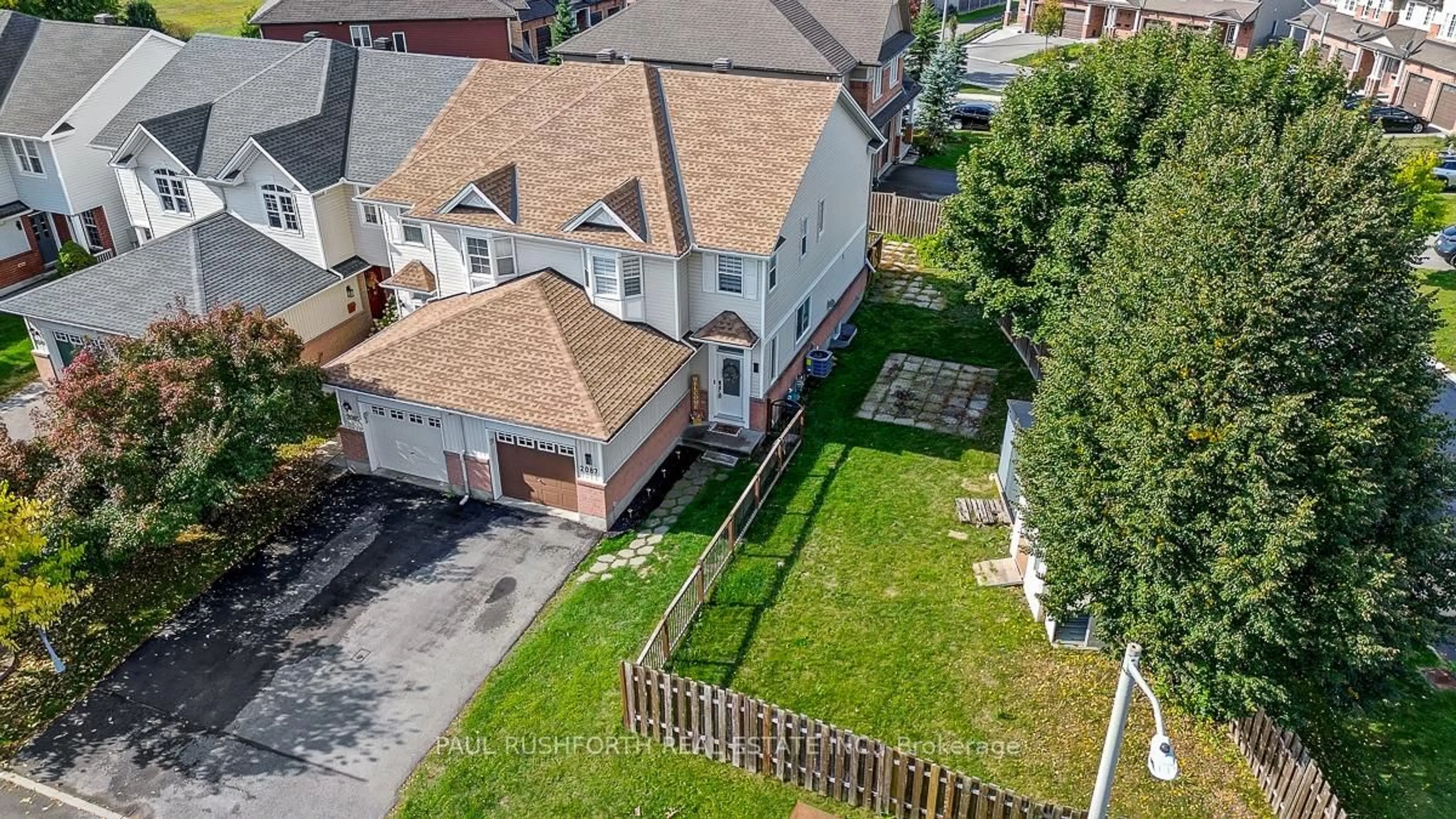 A pic from outside/outdoor area/front of a property/back of a property/a pic from drone, street for 2087 Breezewood St, Ottawa Ontario K4A 4R7