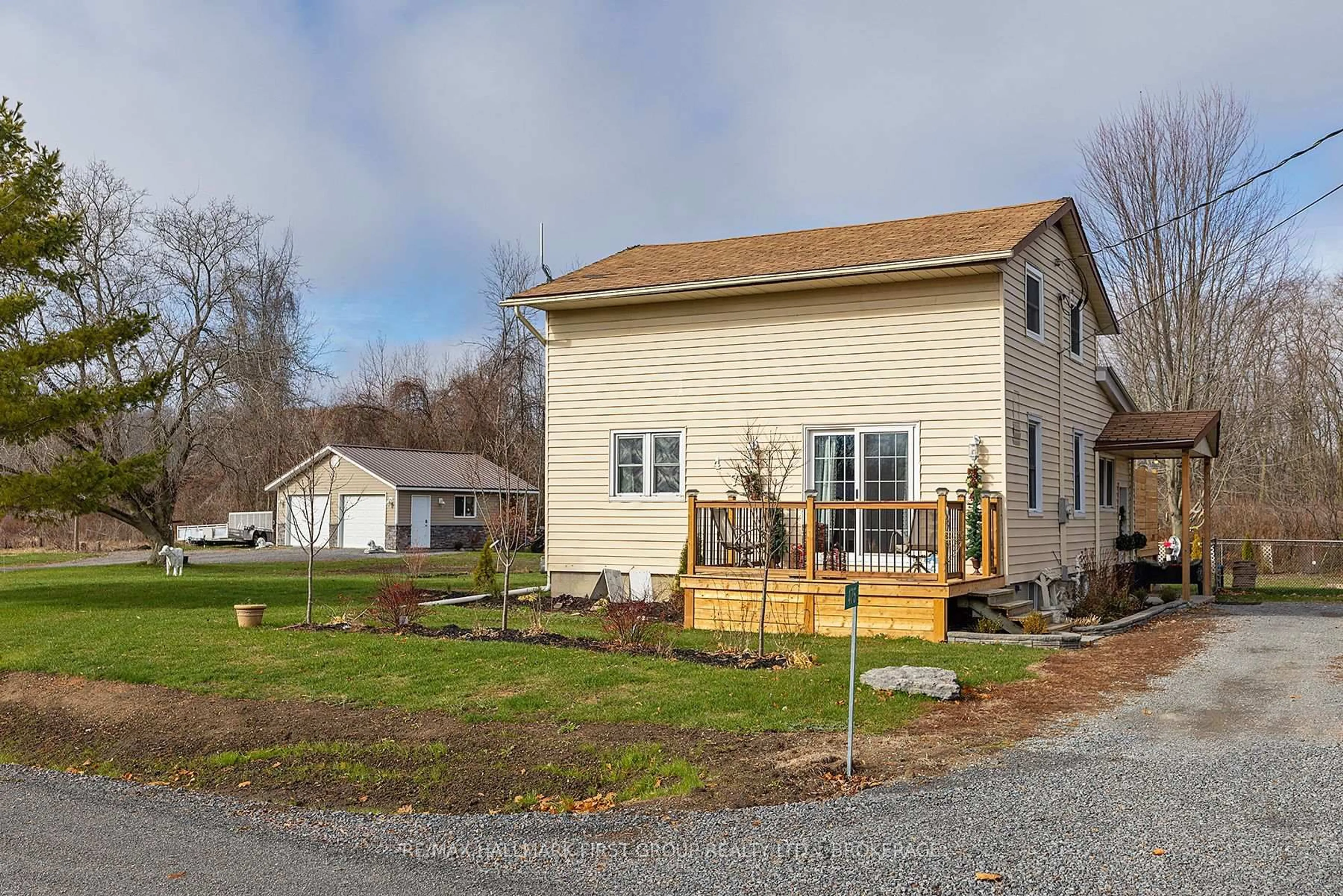 A pic from outside/outdoor area/front of a property/back of a property/a pic from drone, street for 475 Absalom Rd, Bath Ontario K0H 1G0