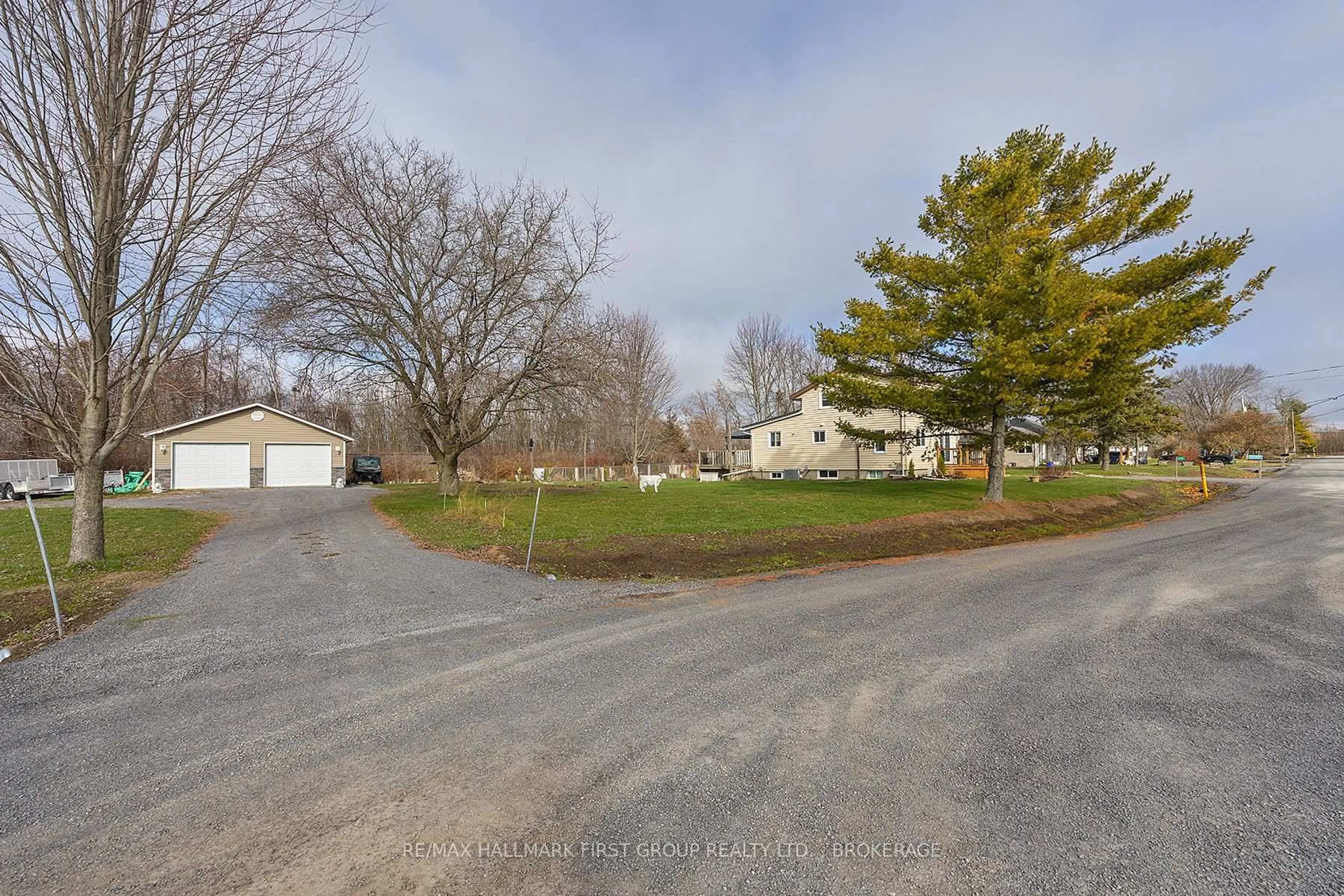 A pic from outside/outdoor area/front of a property/back of a property/a pic from drone, street for 475 Absalom Rd, Bath Ontario K0H 1G0