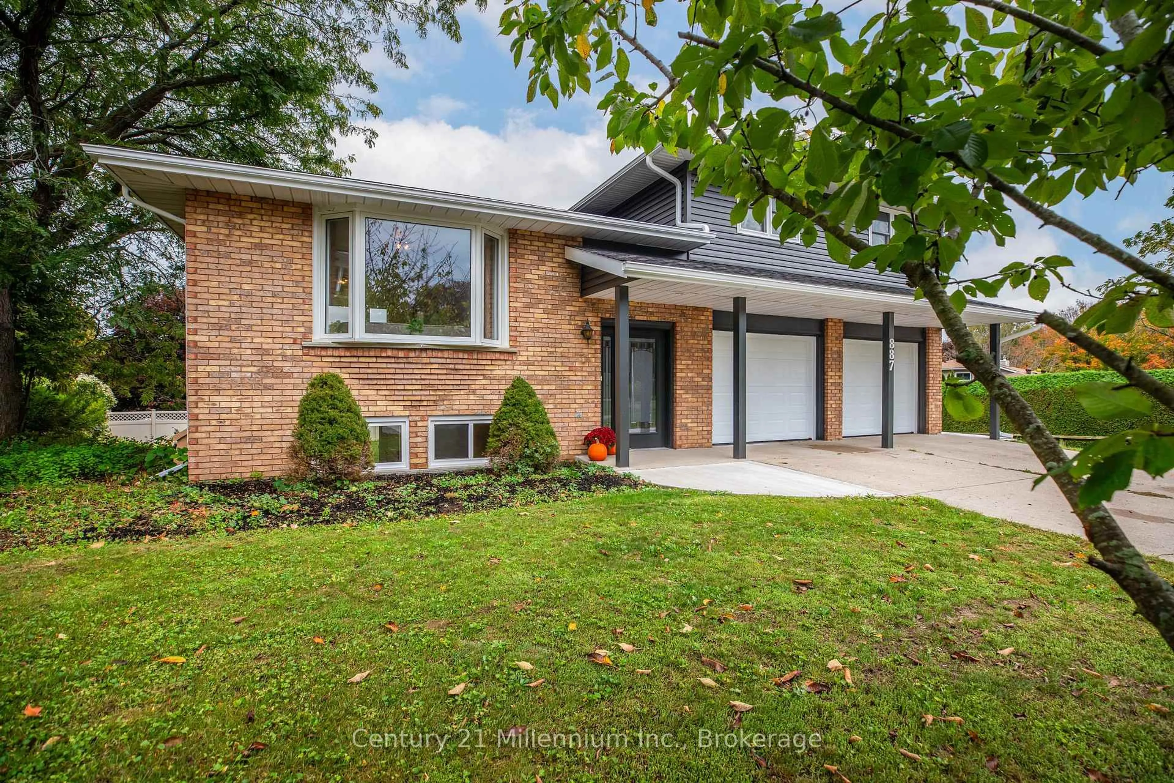 Home with brick exterior material, street for 887 Nodwell Crt, Saugeen Shores Ontario N0H 2C4