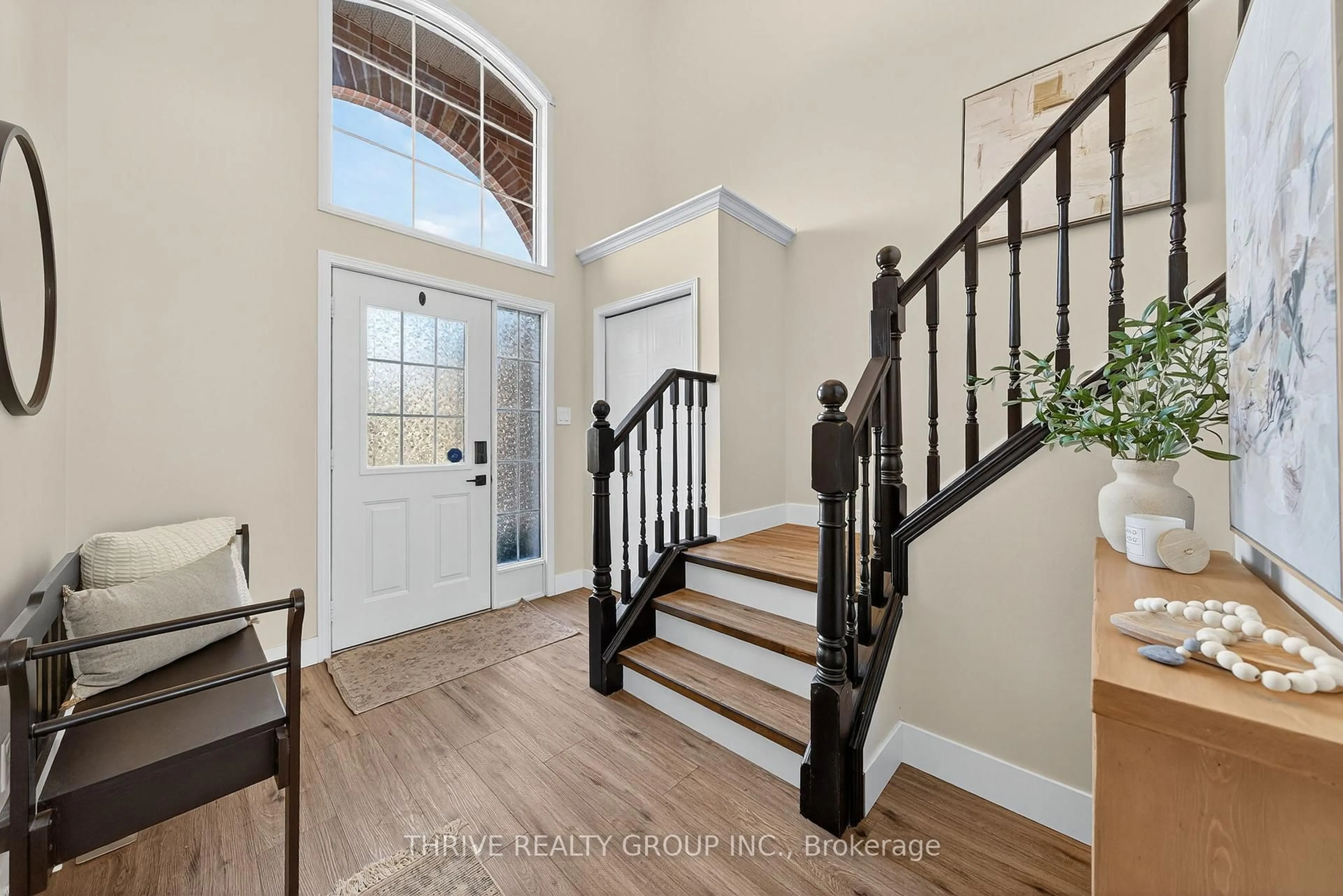 Indoor entryway for 773 Silversmith St, London North Ontario N6H 5R7