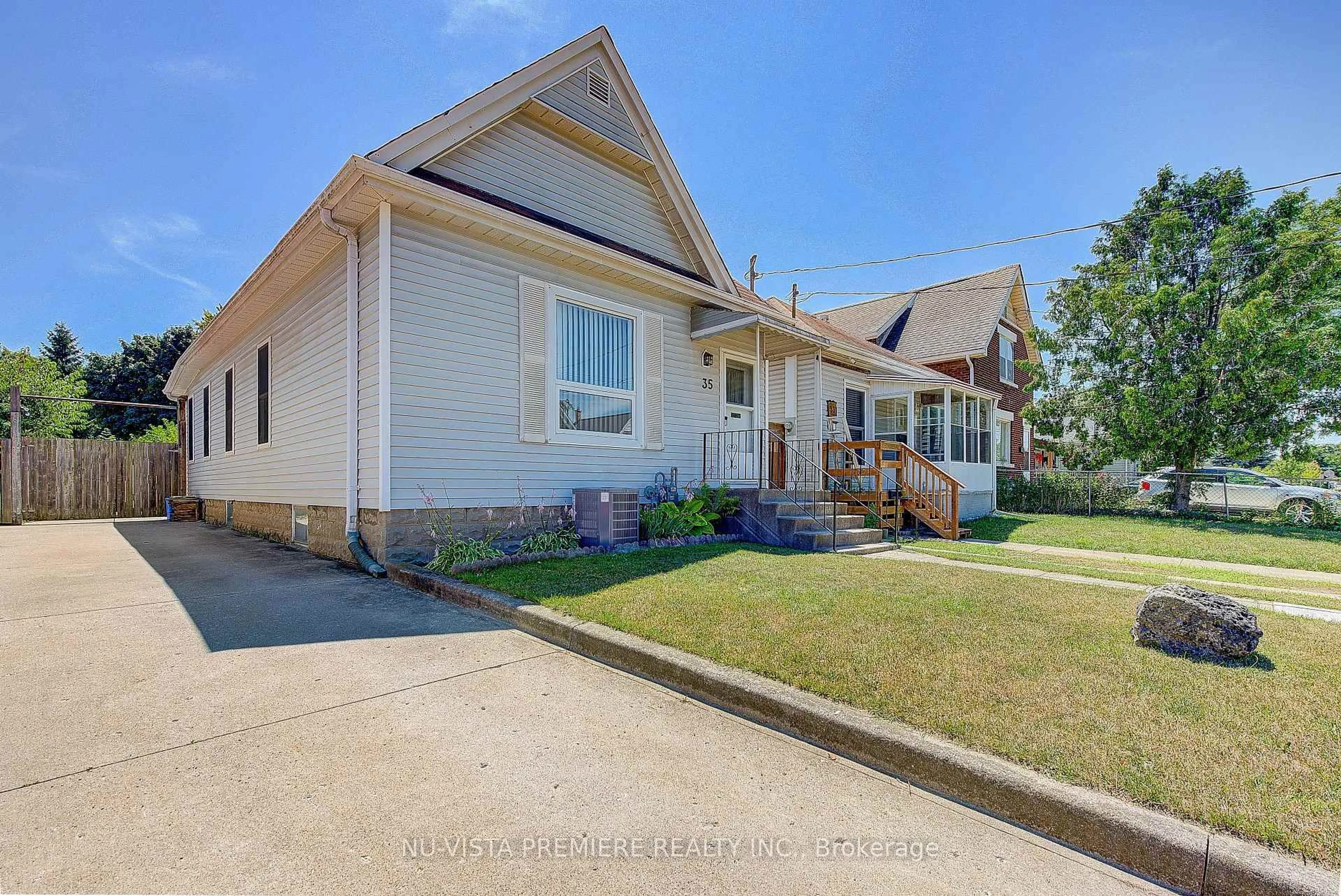 Unknown for 35 Major St, London East Ontario N5Z 1E2