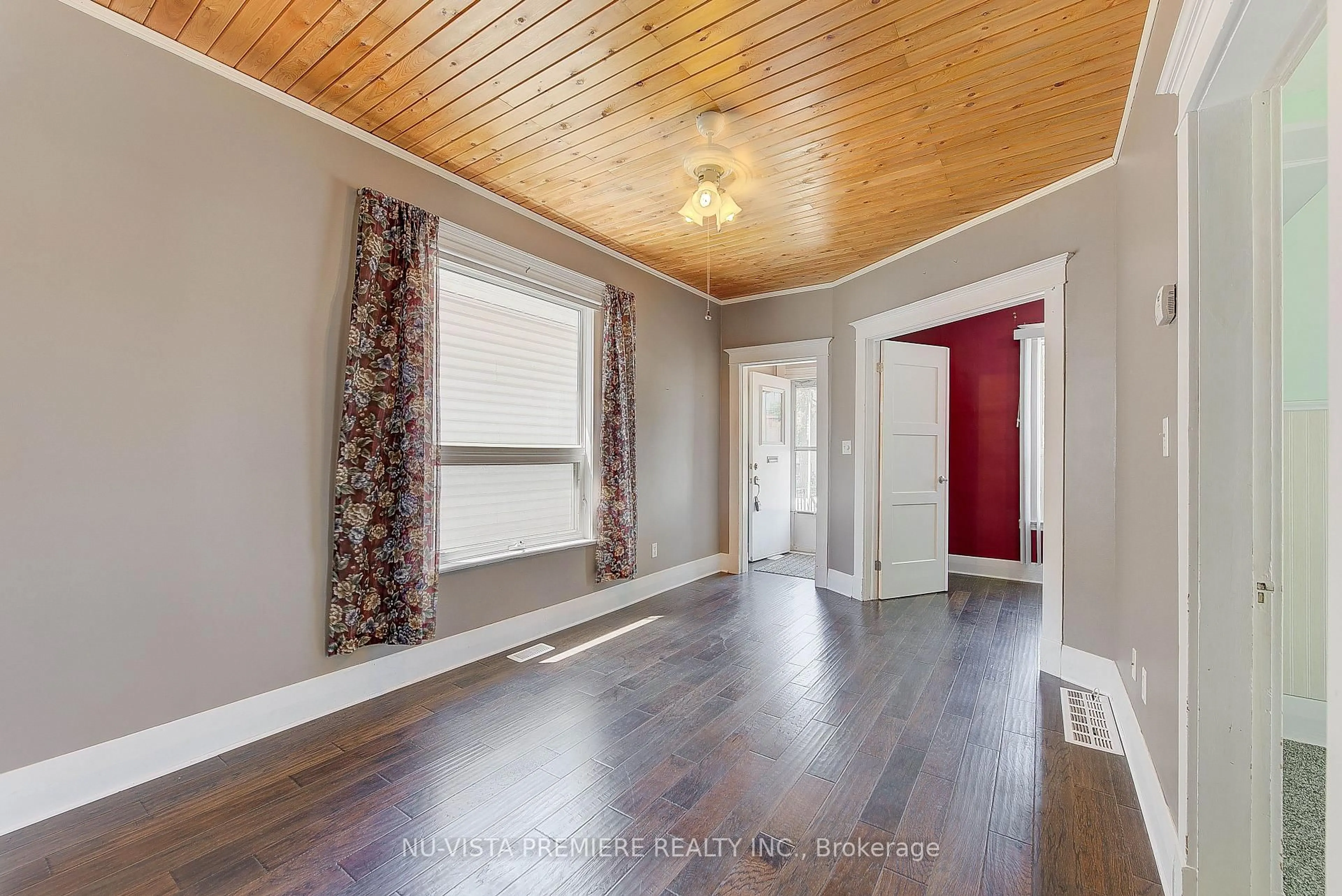 Unknown for 35 Major St, London East Ontario N5Z 1E2