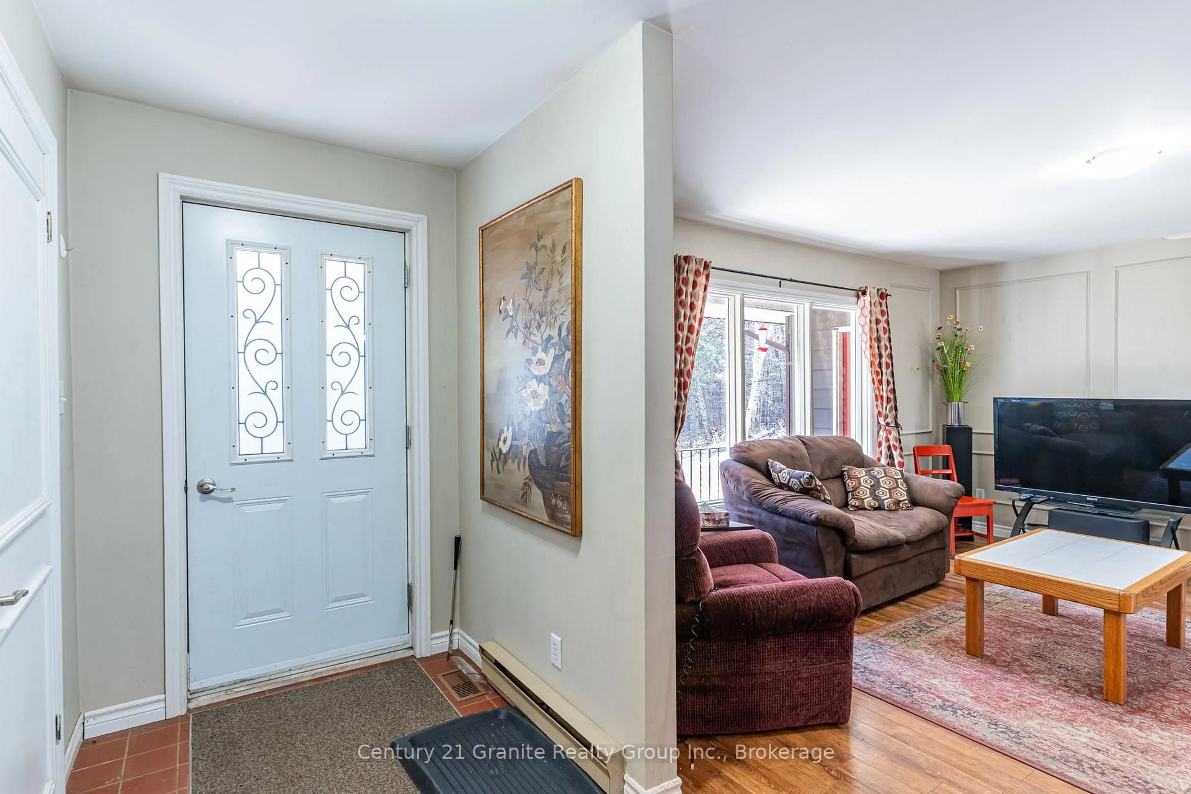 Indoor entryway for 1061 Clear Lake Rd, Minden Hills Ontario K0M 2K0