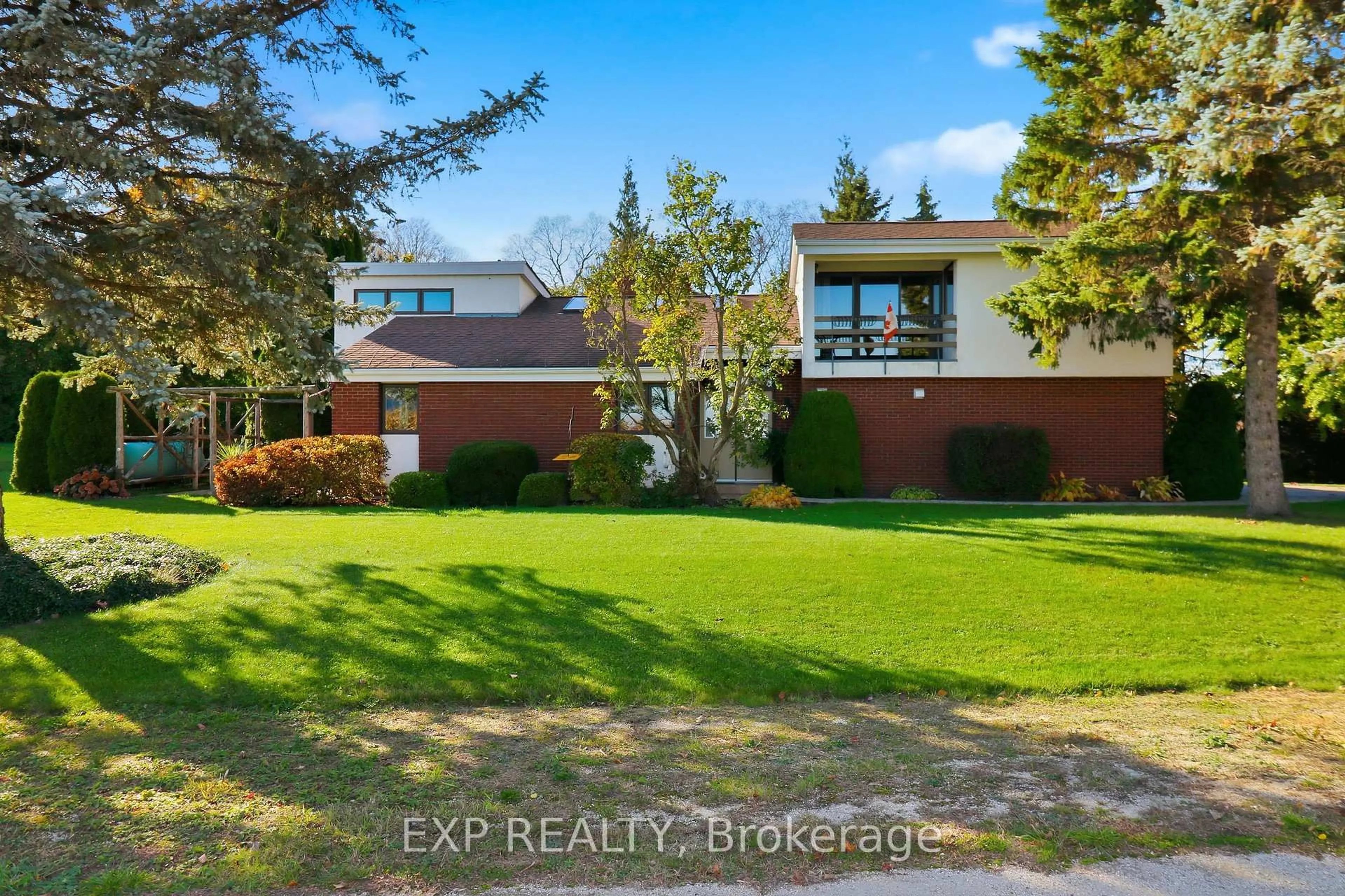 A pic from outside/outdoor area/front of a property/back of a property/a pic from drone, unknown for 164 Arthur Taylor Lane, Blue Mountains Ontario N0H 1J0