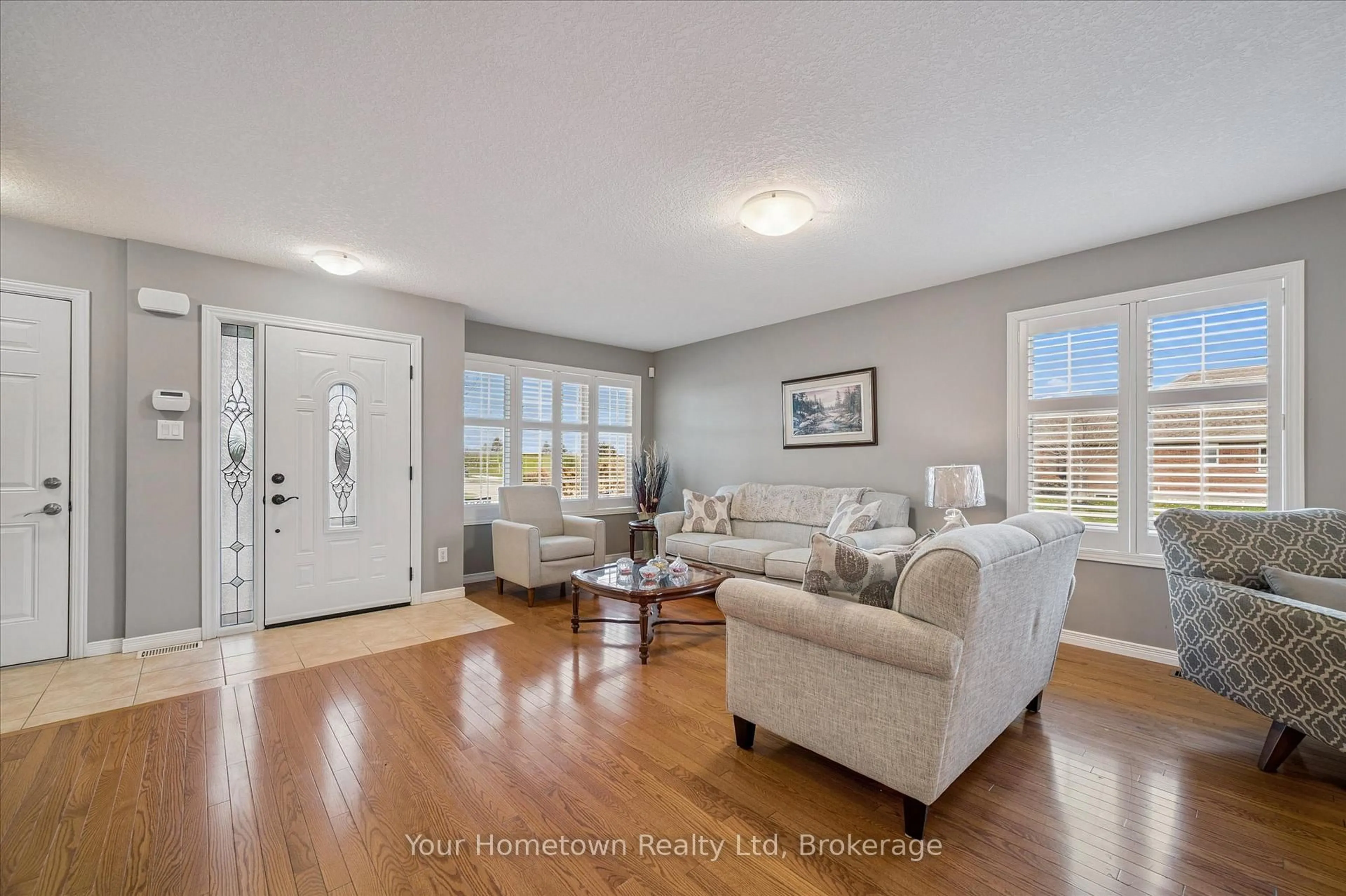 Living room with furniture, unknown for 63 Spencer Dr, Centre Wellington Ontario N0B 1S0