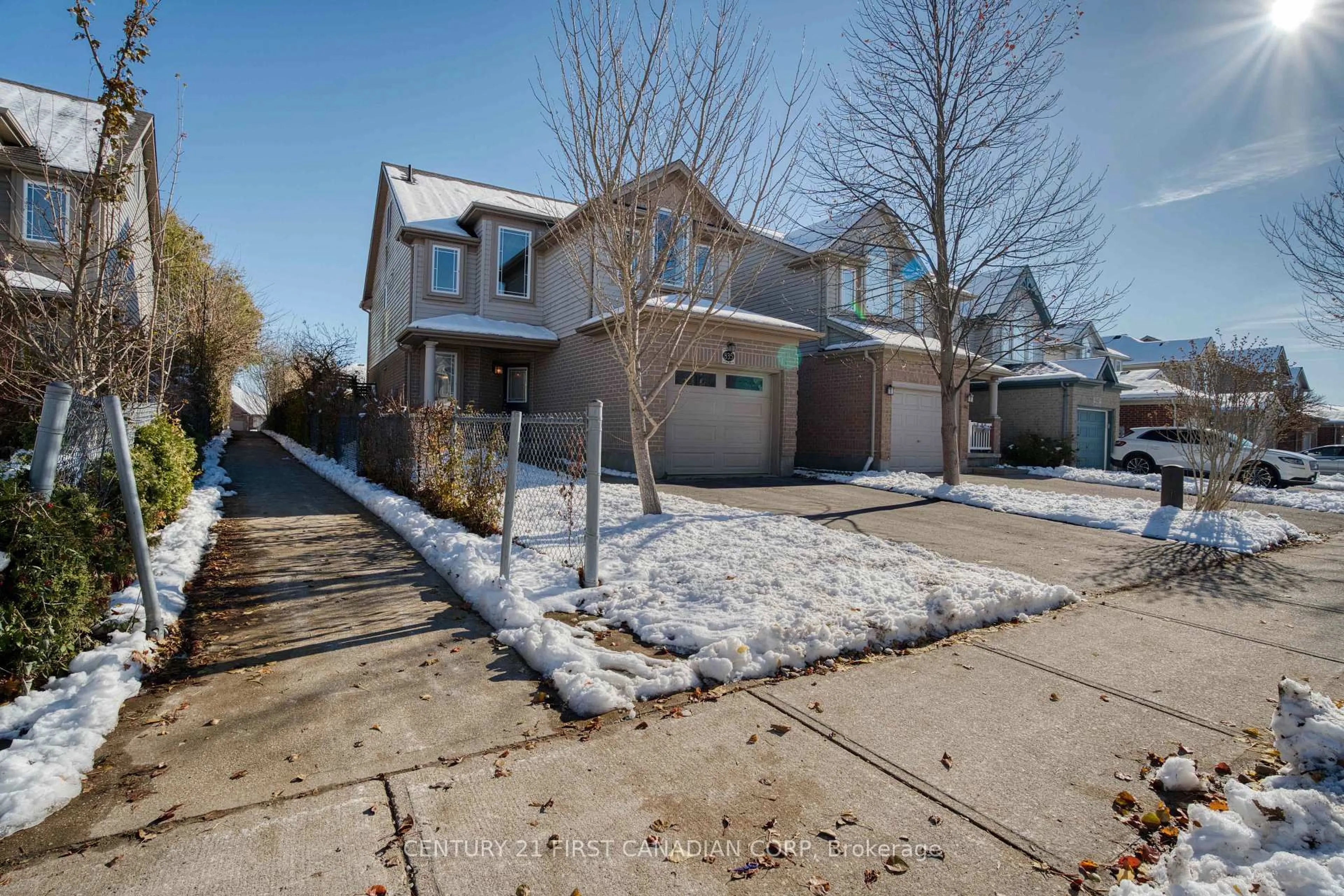 A pic from outside/outdoor area/front of a property/back of a property/a pic from drone, street for 835 Whetherfield St, London North Ontario N6H 5T7