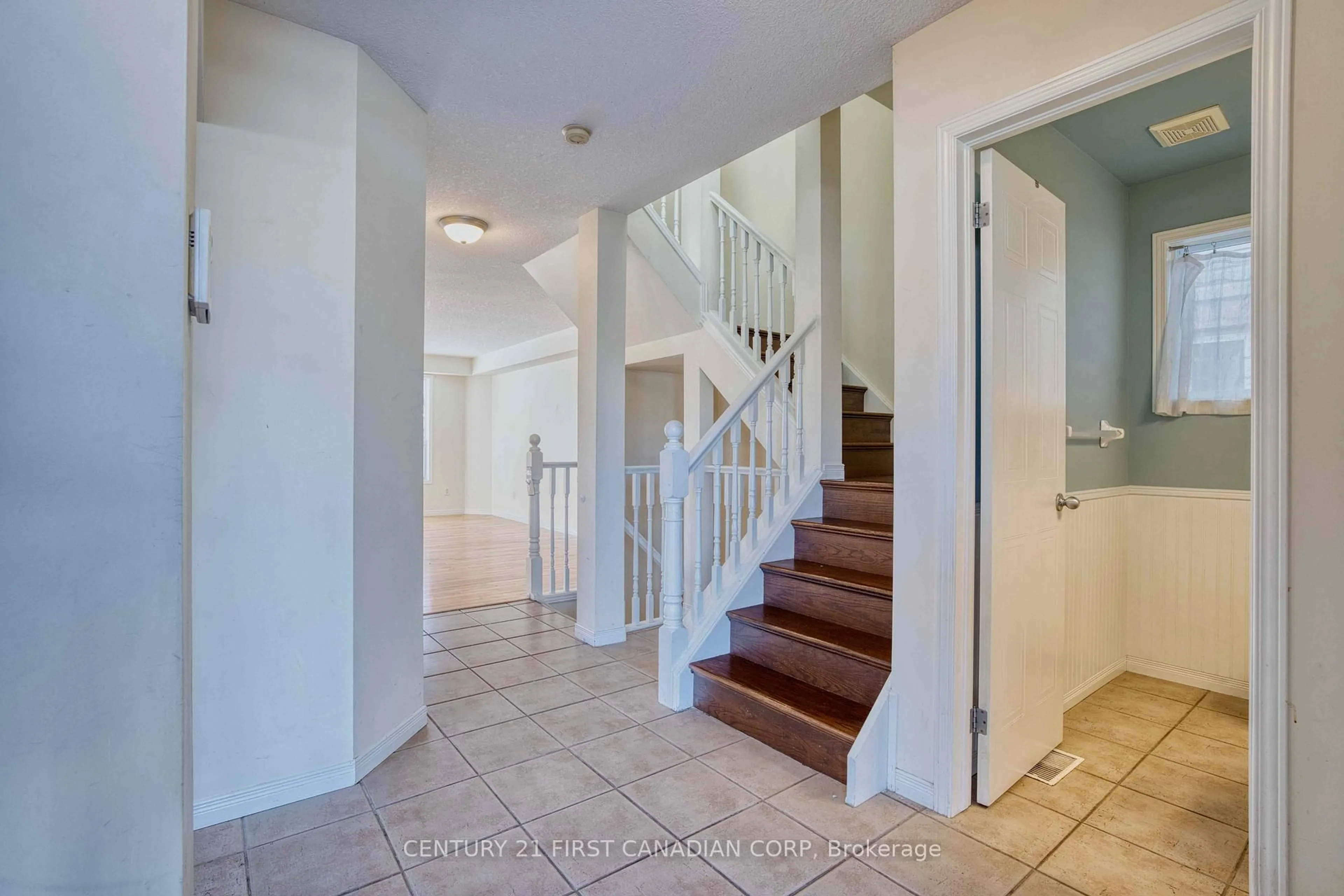 Unknown for 835 Whetherfield St, London North Ontario N6H 5T7