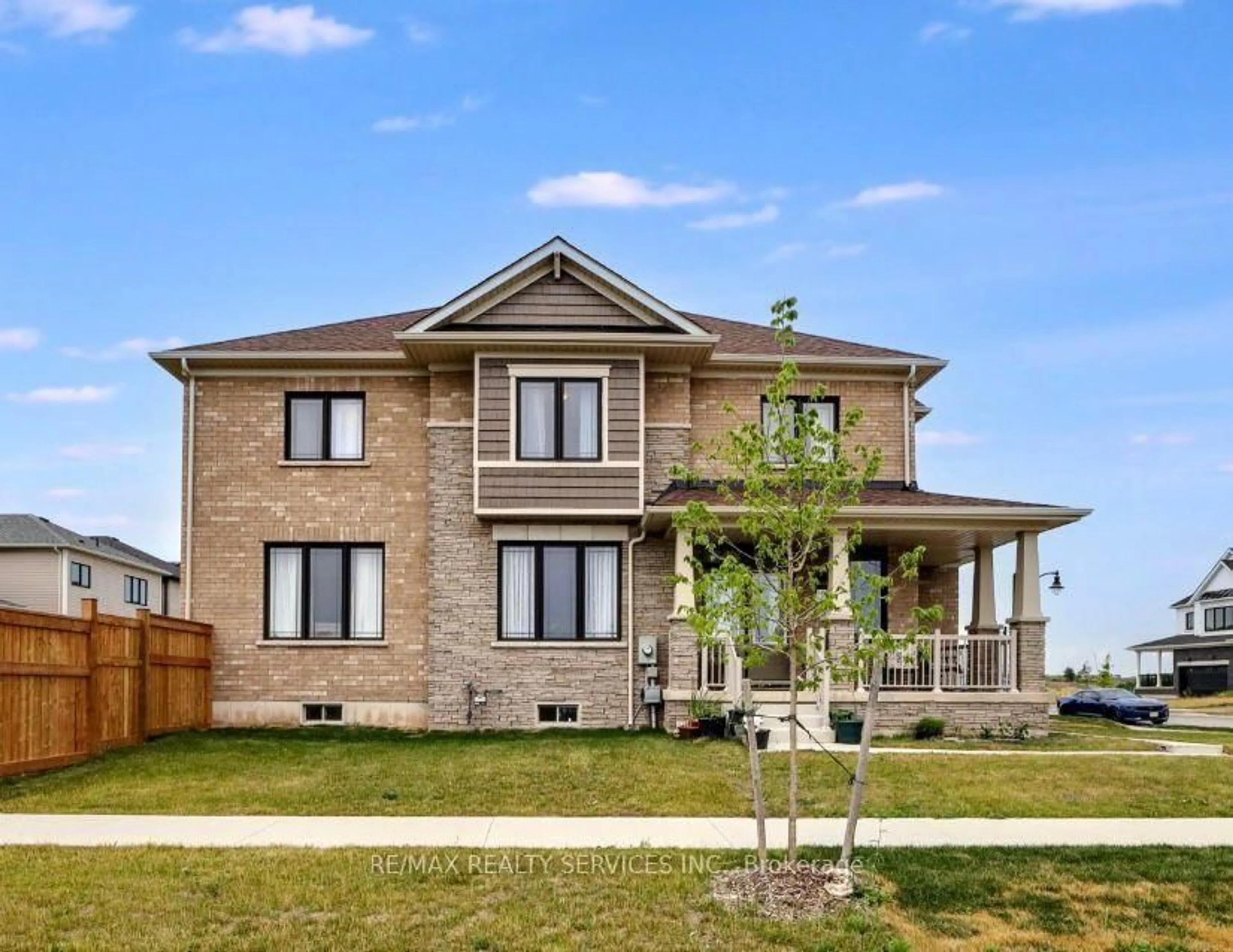 Home with brick exterior material, building for 237 Eastbridge Ave, Welland Ontario L3B 0M6