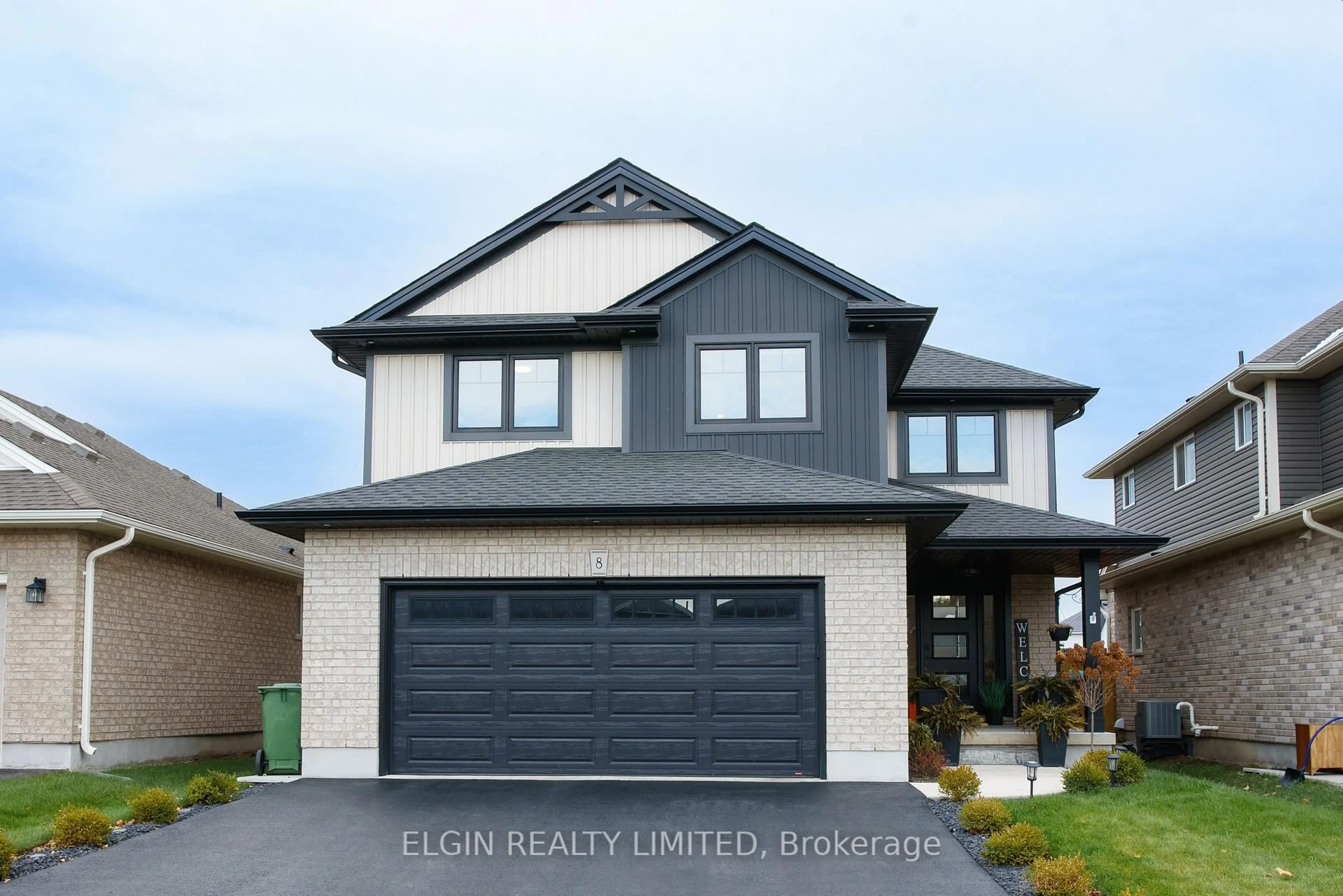 Home with vinyl exterior material, street for 8 Auburn Dr, St. Thomas Ontario N5R 0K2