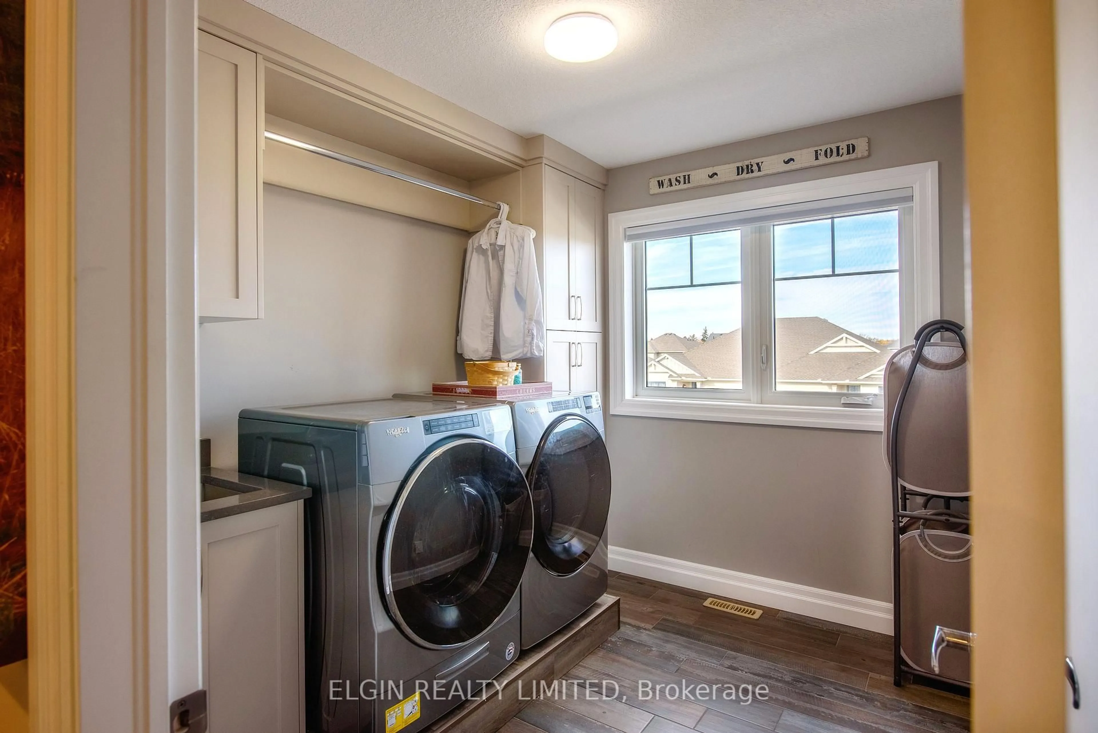 Laundry room for 8 Auburn Dr, St. Thomas Ontario N5R 0K2