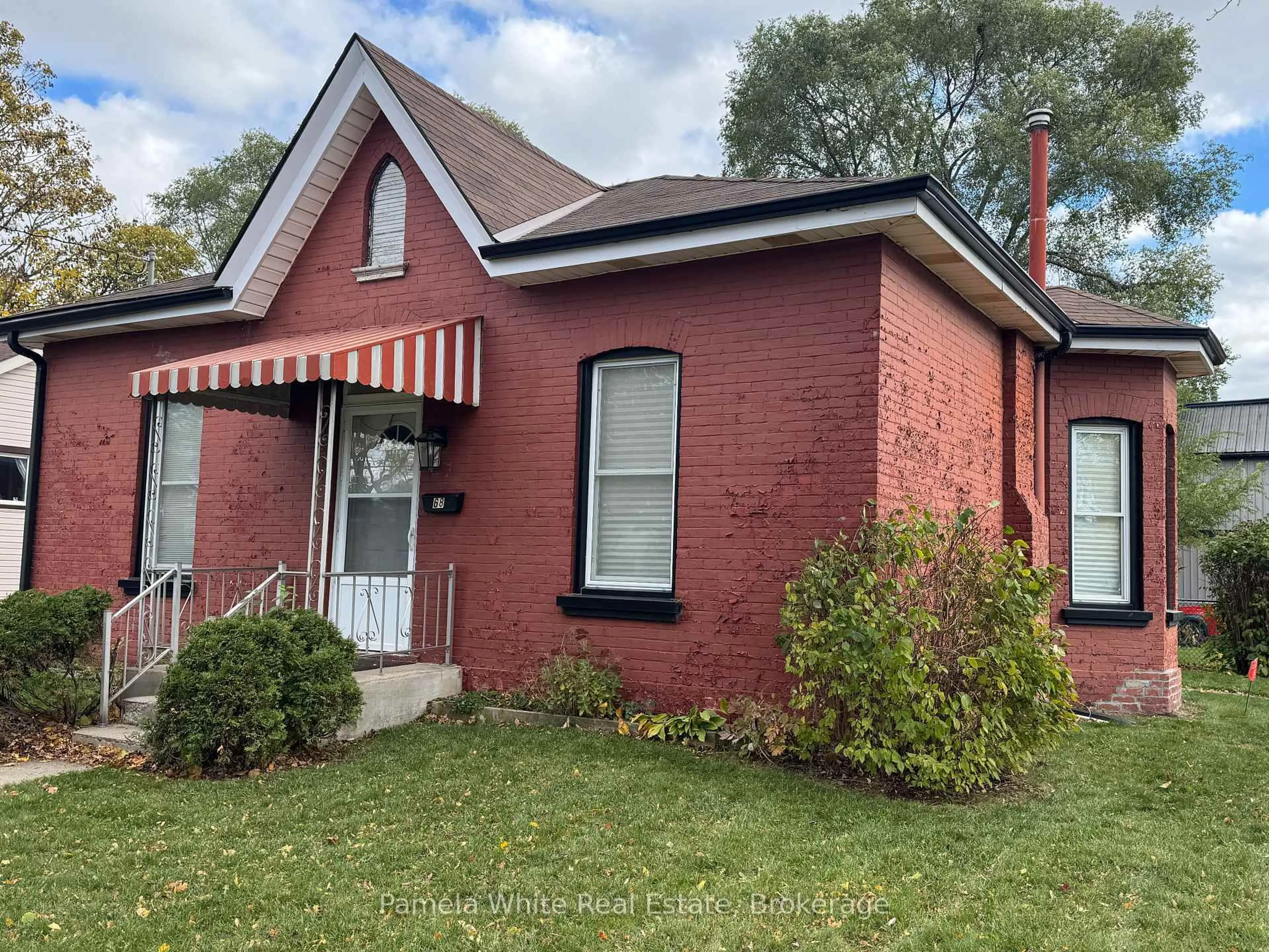 Home with brick exterior material, street for 68 Sherwood Dr, Brantford Ontario N3T 1N5
