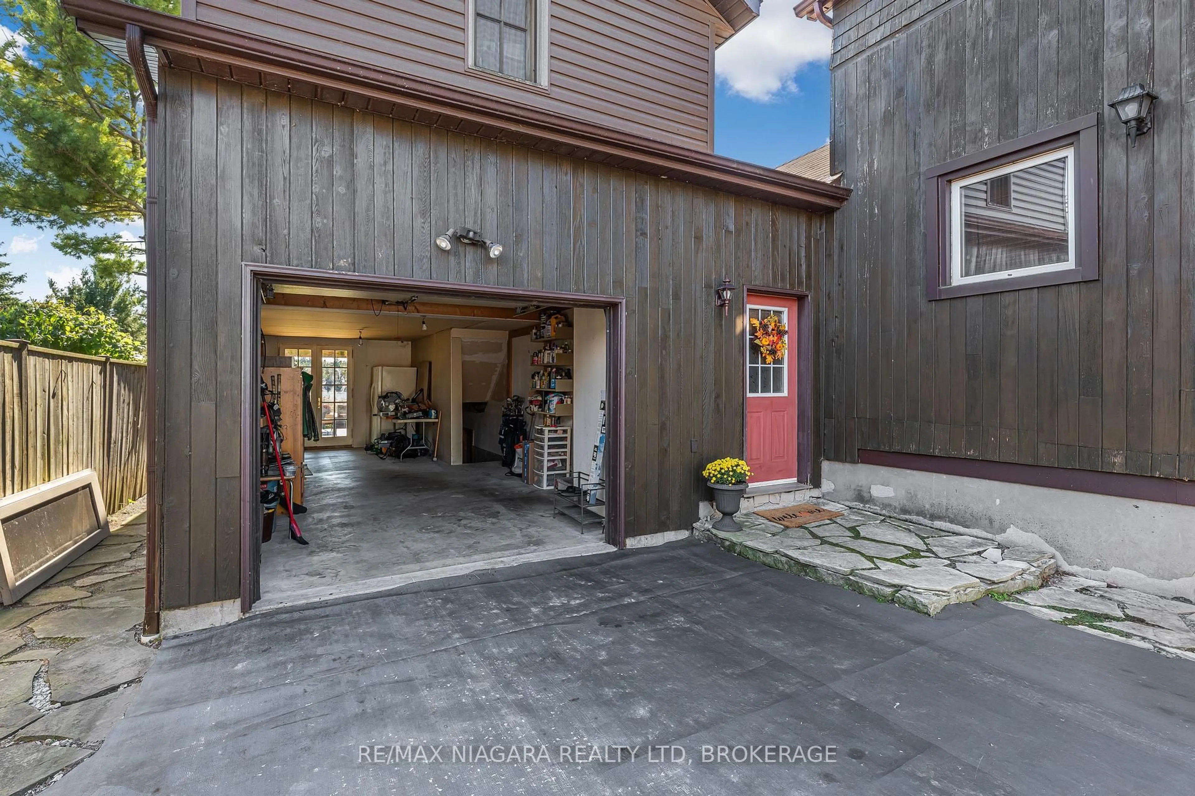 Unknown for 29 Marlatts Rd, Thorold Ontario L2V 1M9