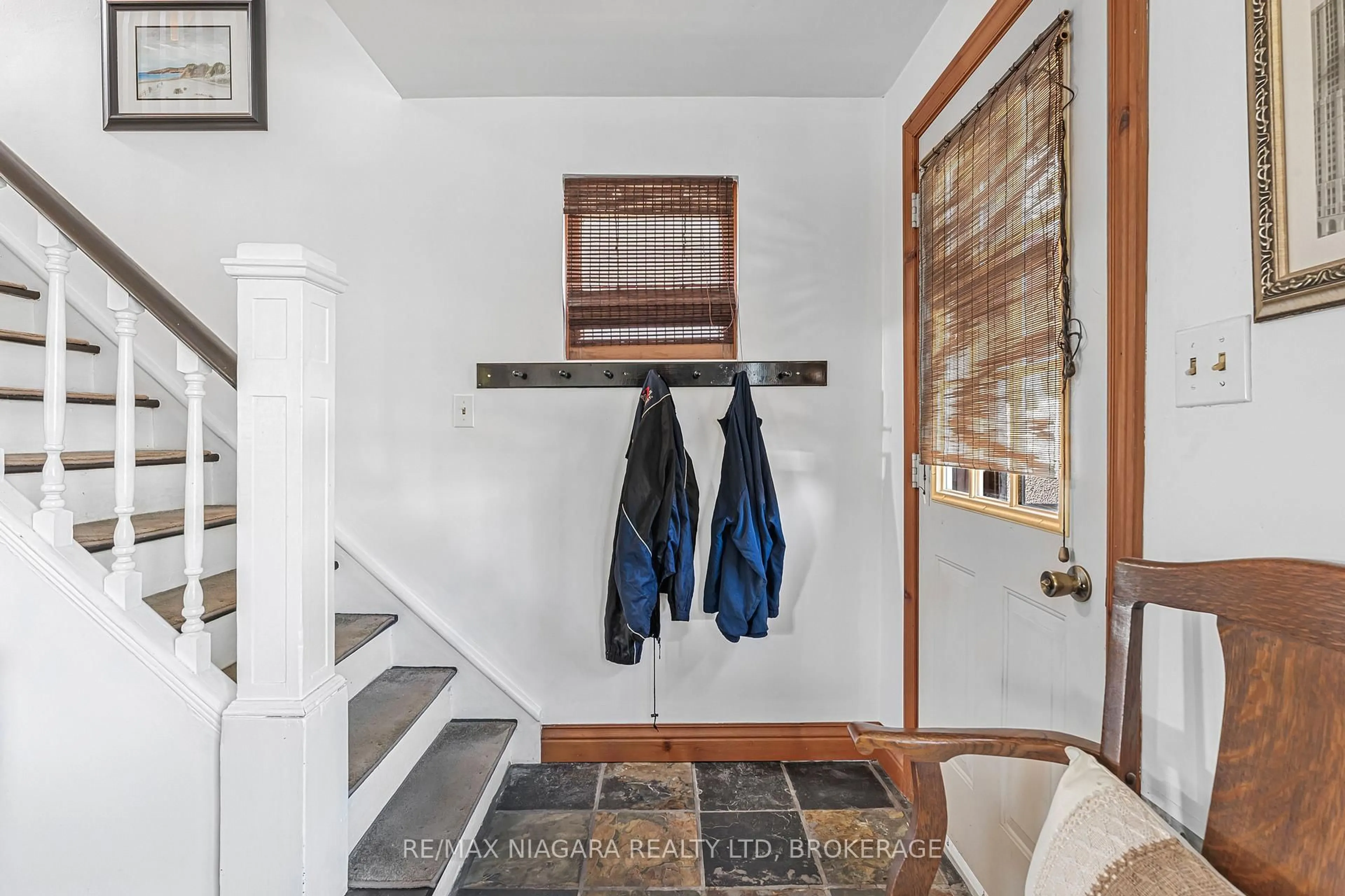 Indoor entryway for 29 Marlatts Rd, Thorold Ontario L2V 1M9