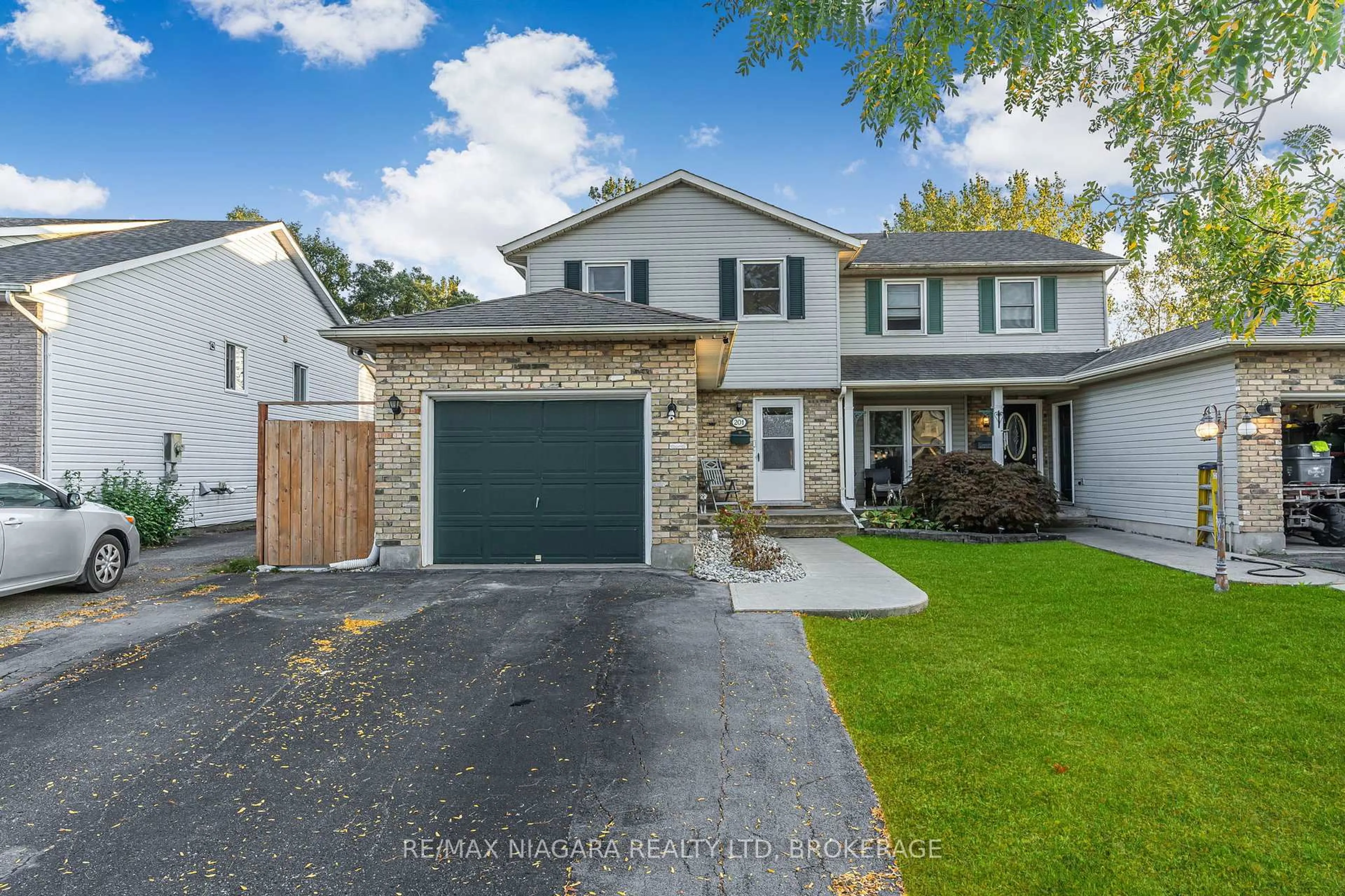 Unknown for 201 Windsor St, Welland Ontario L3C 7E3