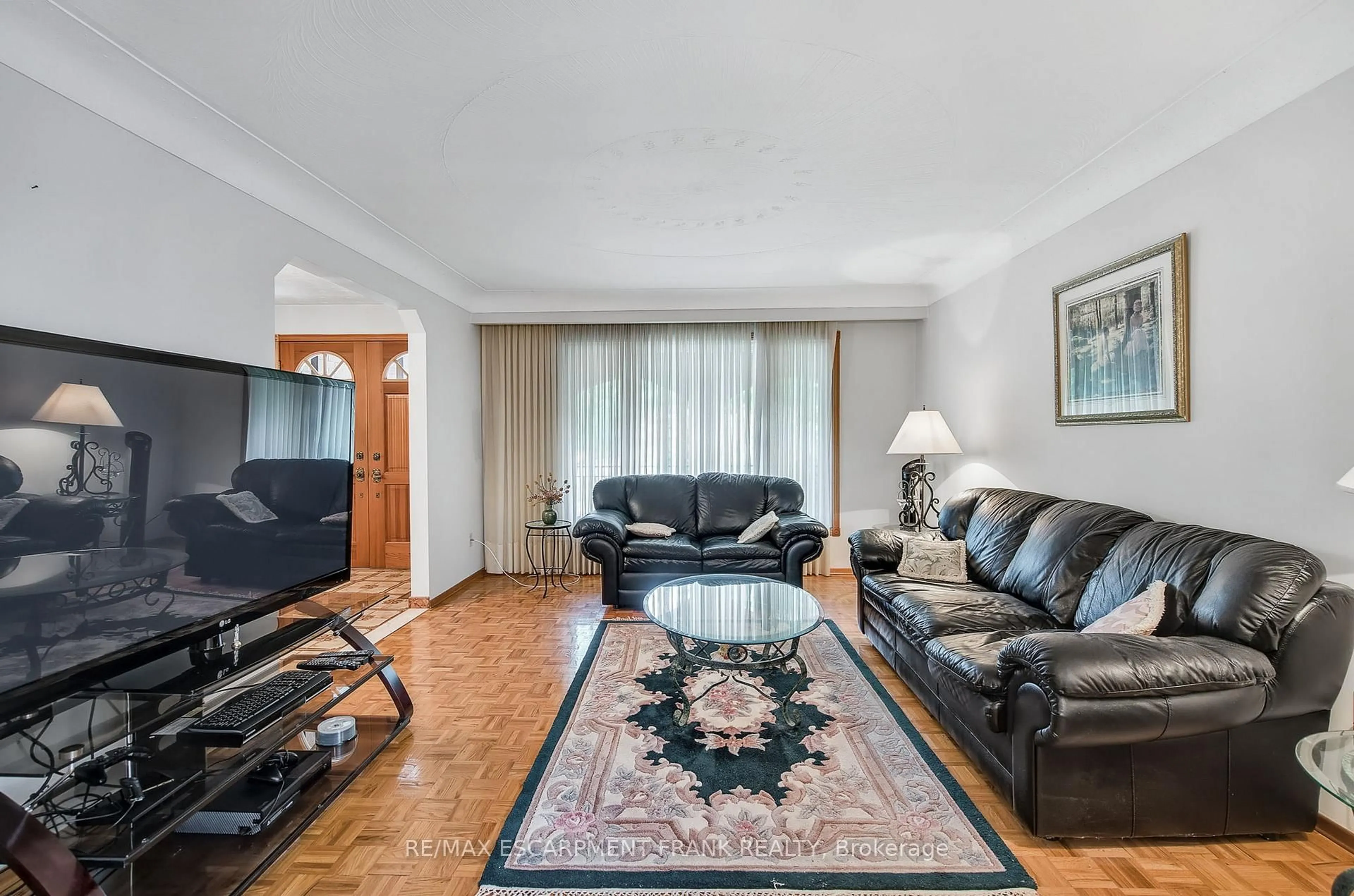 Living room with furniture, unknown for 75 President Dr, Hamilton Ontario L8G 4L7