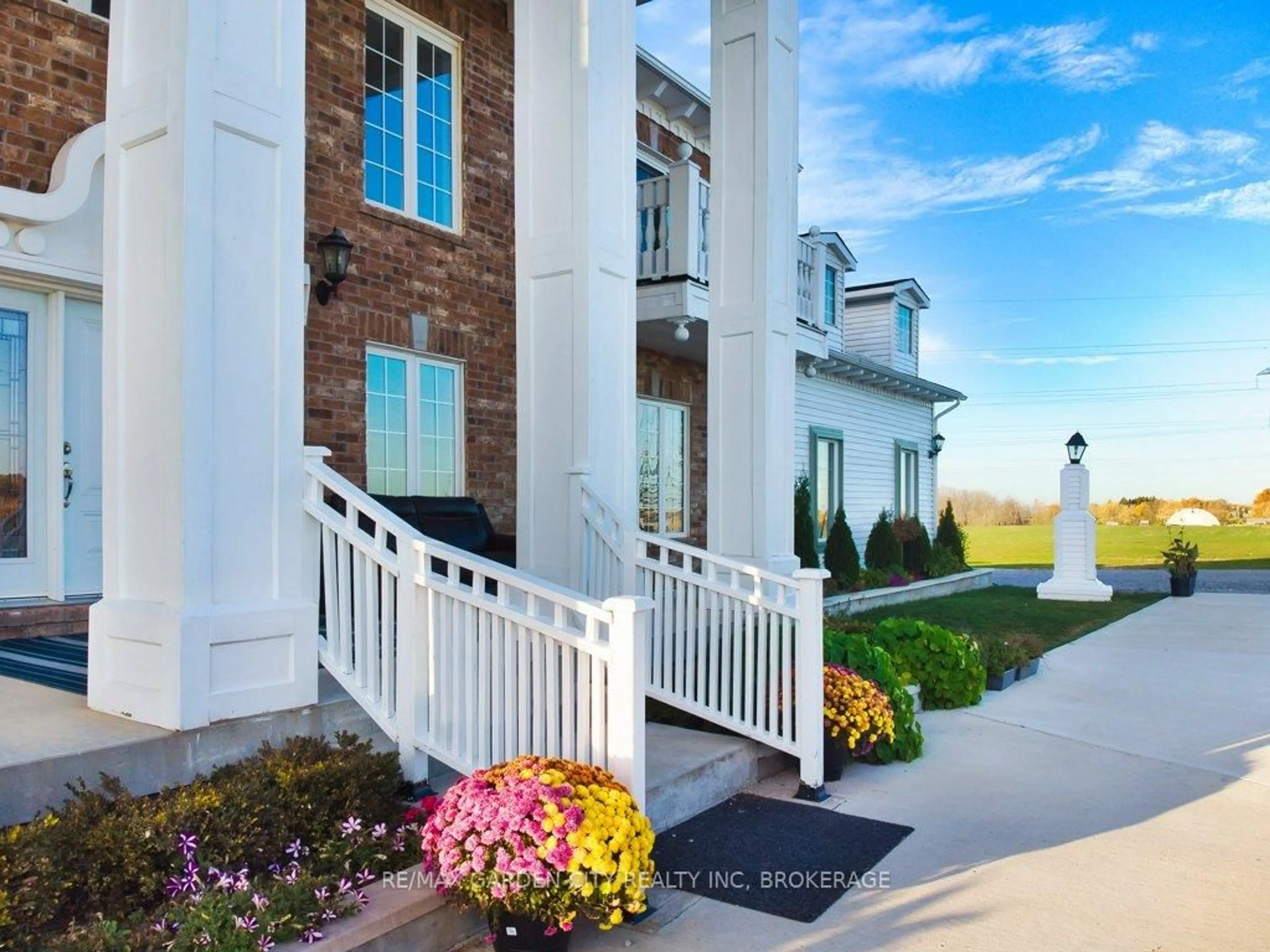 Unknown for 2400 Effingham St, Pelham Ontario L0S 1C0