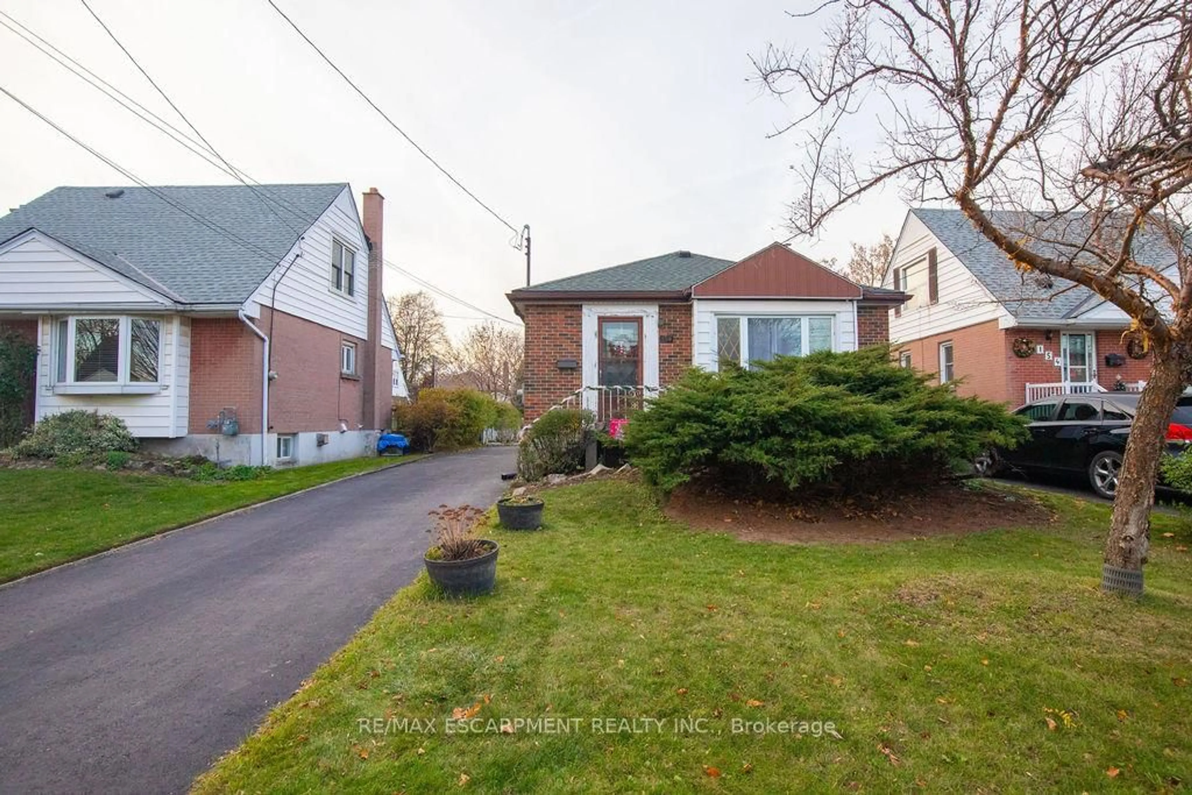 Unknown for 156 East 36th St, Hamilton Ontario L8W 1C8