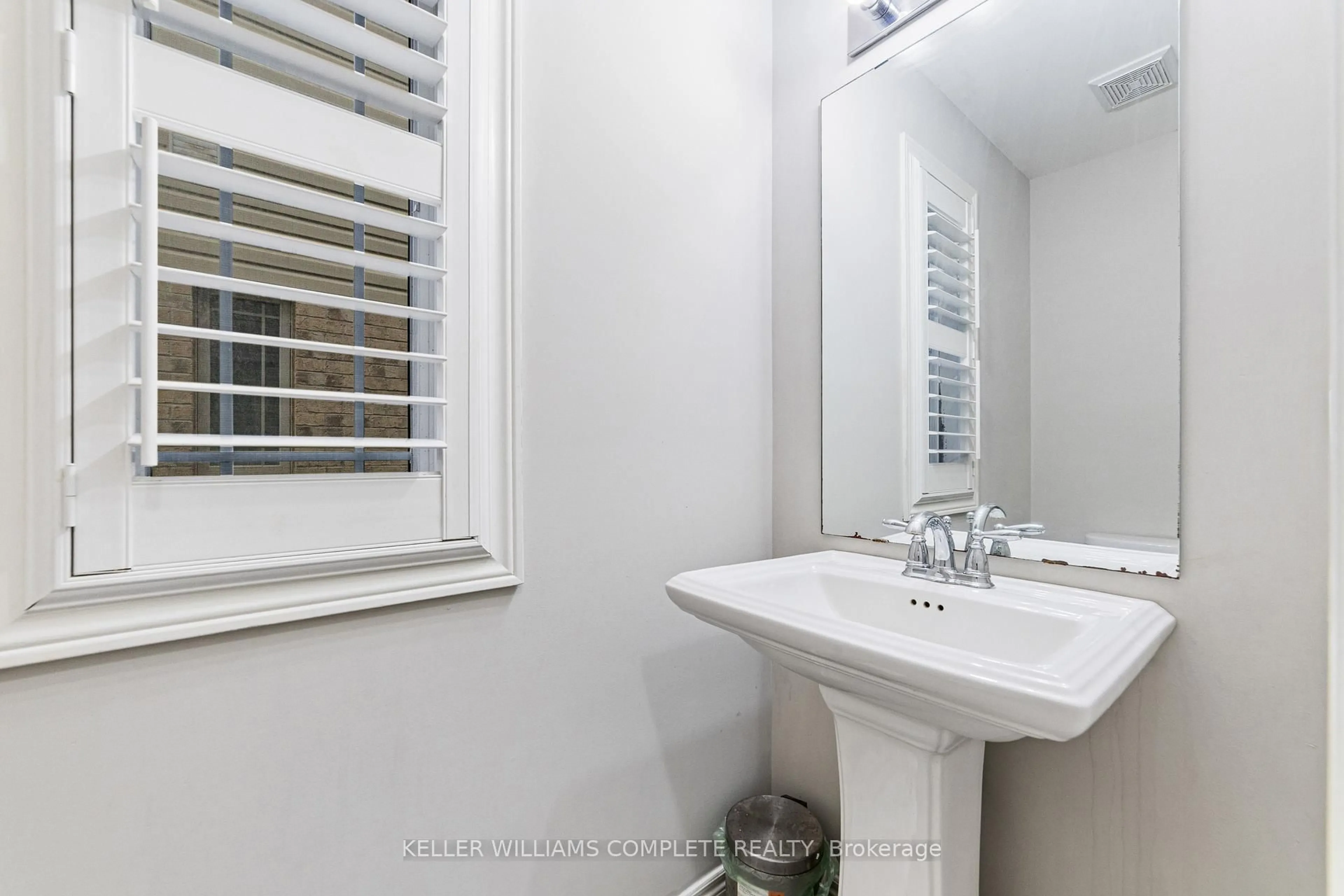 Standard bathroom, ceramic/tile floor for 14 Serenity Lane, Hamilton Ontario L0R 1P0