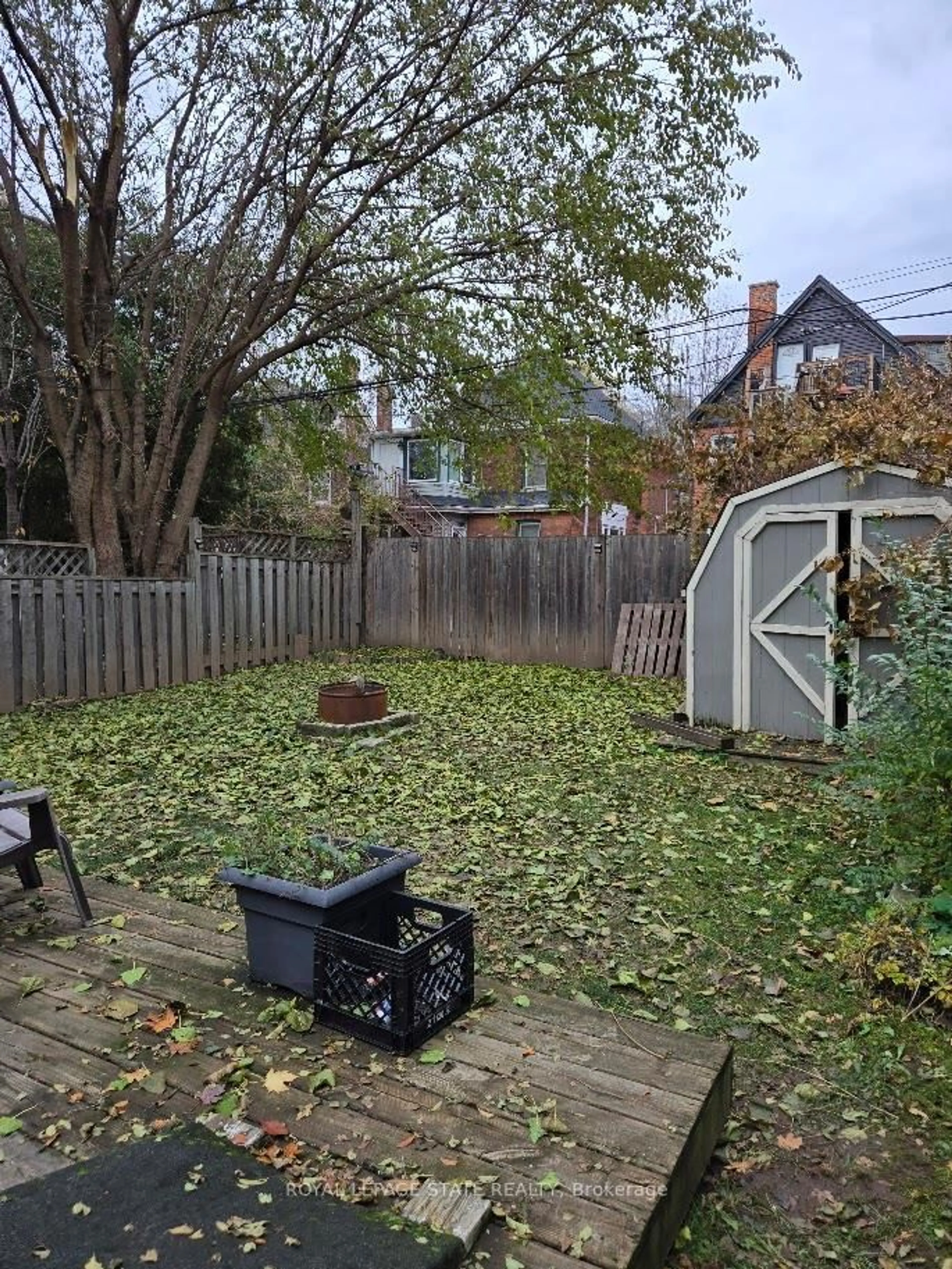 Shed for 17 Fairleigh Ave, Hamilton Ontario L8M 2K1