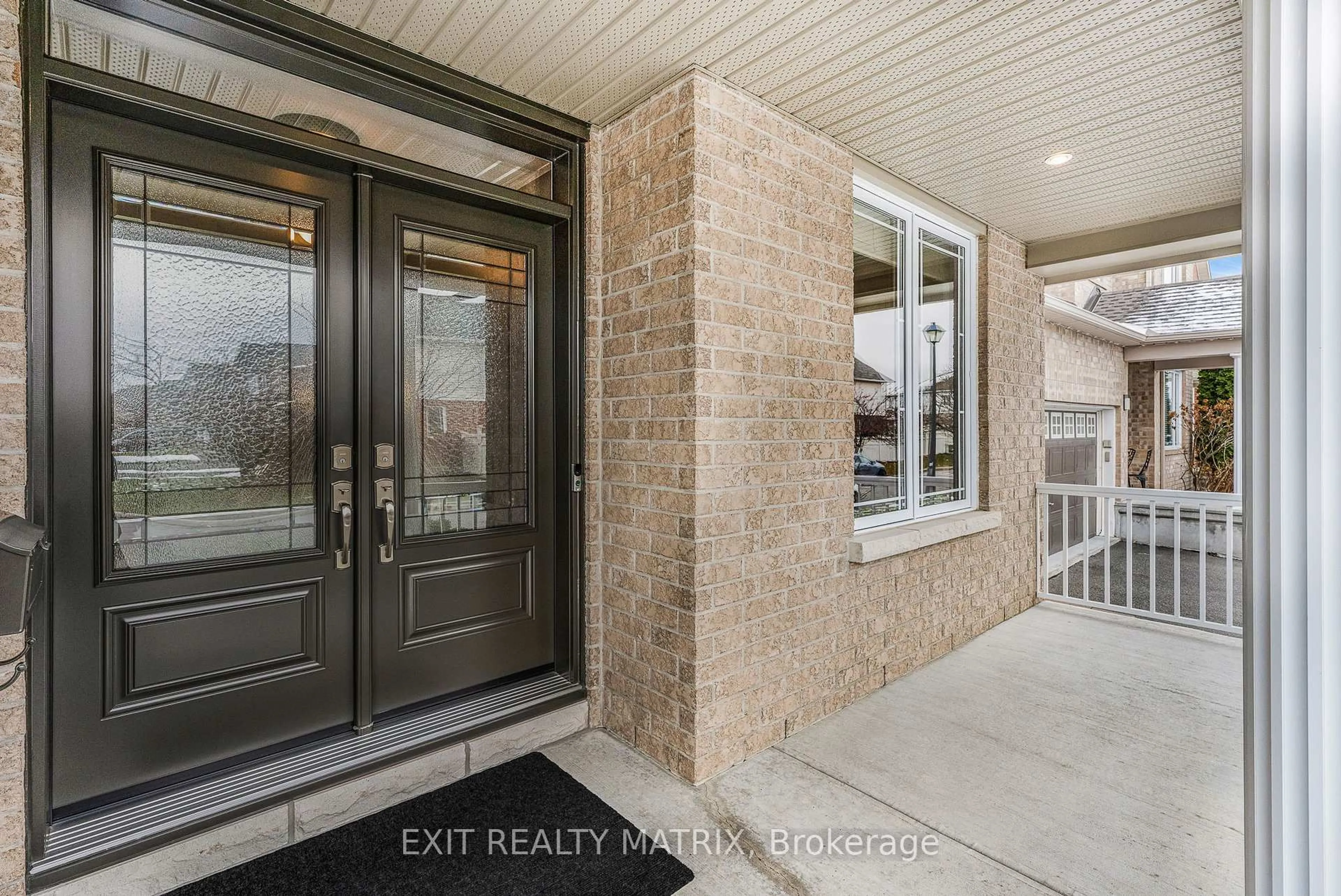 Indoor entryway for 414 Fairlakes Way, Orleans Ontario K4A 0L1