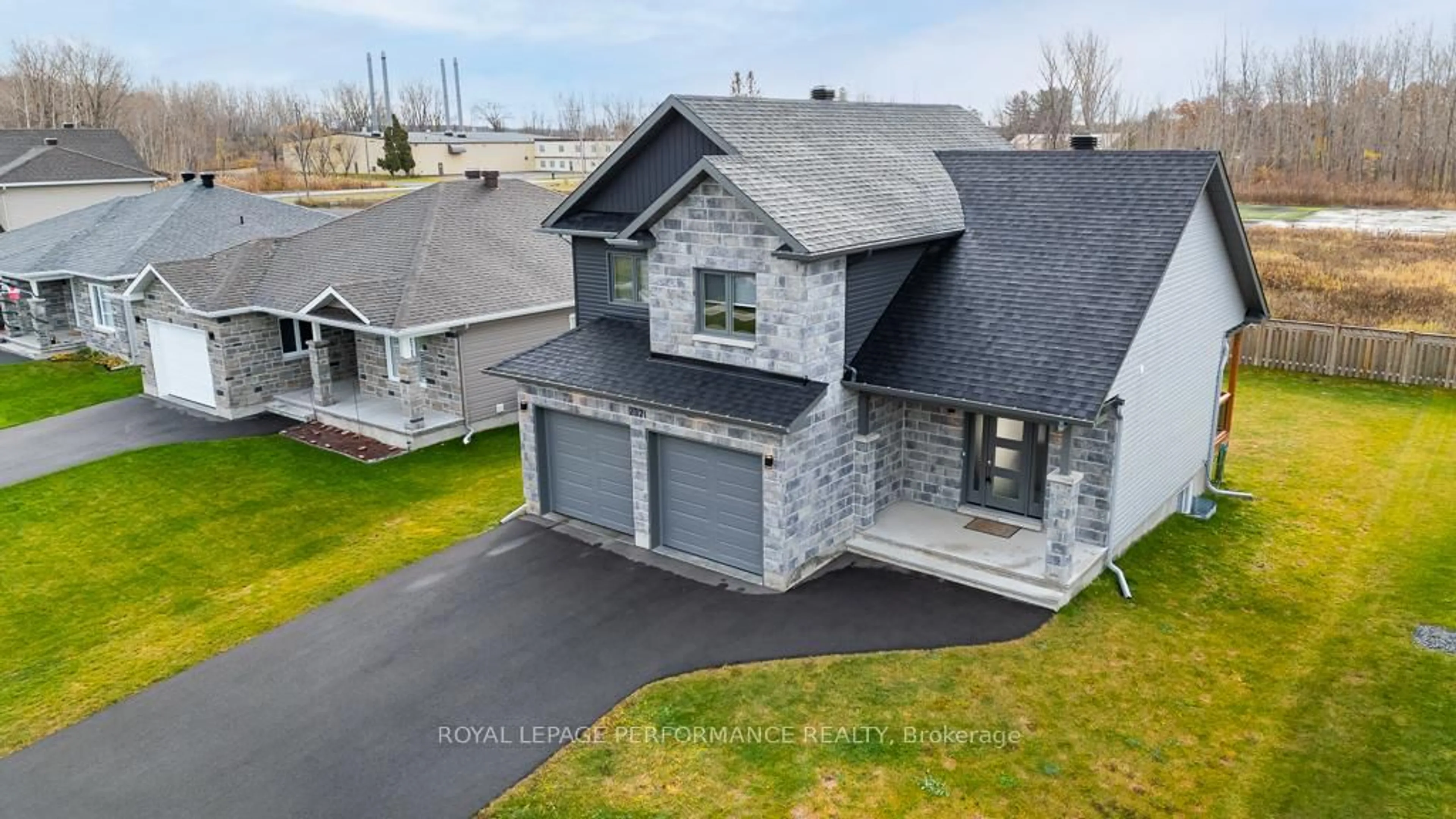 A pic from outside/outdoor area/front of a property/back of a property/a pic from drone, building for 2321 Sebastien Rd, Cornwall Ontario K6J 0C1