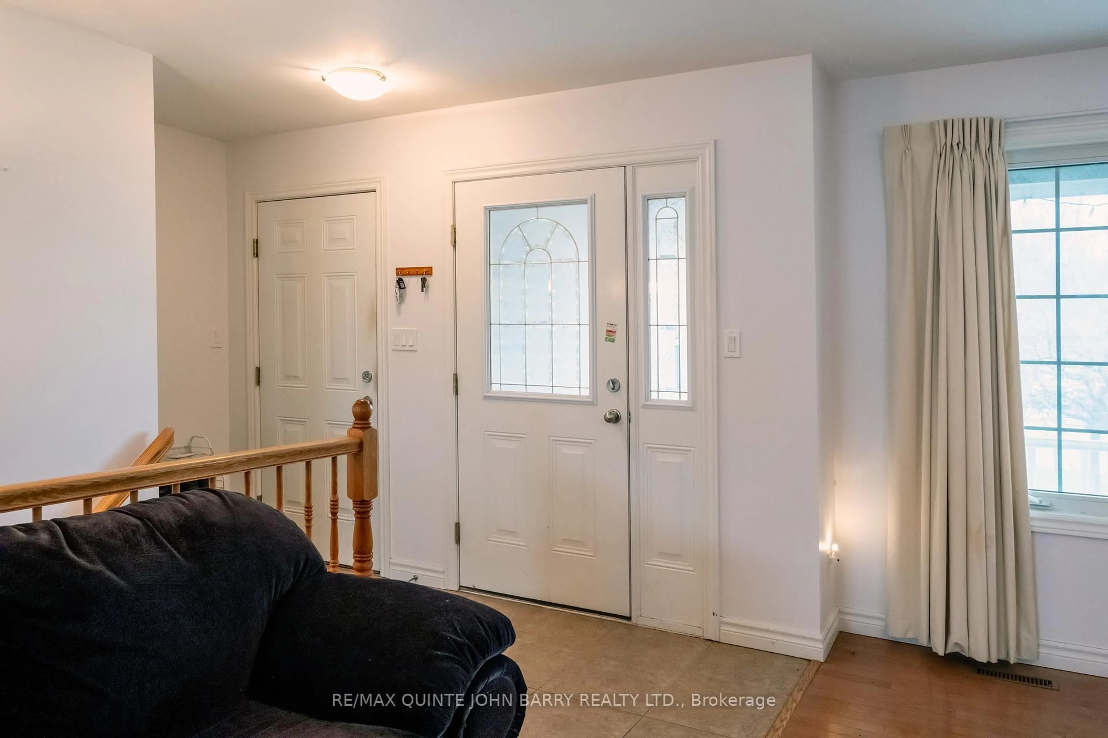 Indoor entryway for 31 Cedar Creek Way, Hastings Ontario K0K 2C0