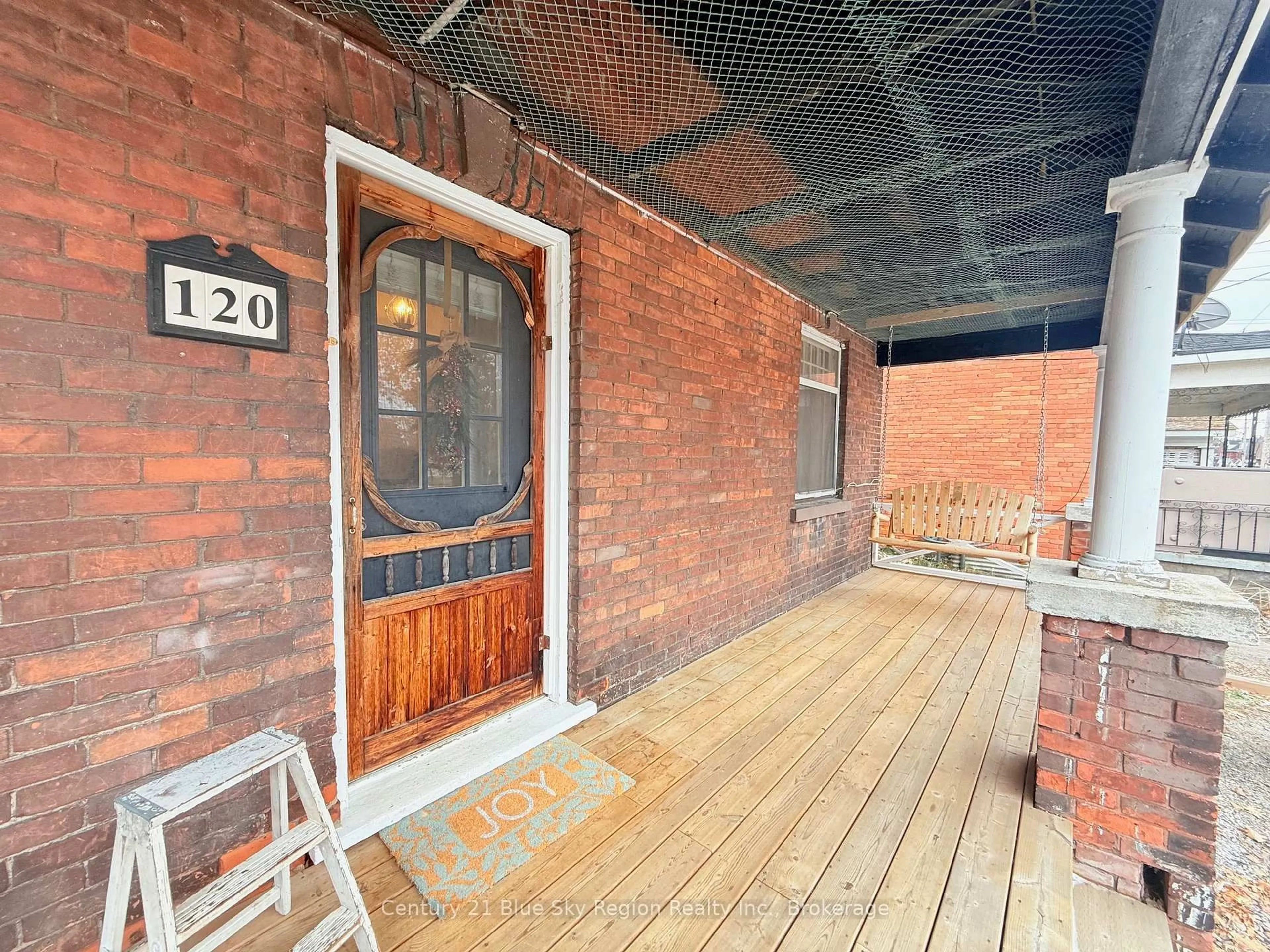 Unknown for 120 Second Ave, North Bay Ontario P1B 3K8