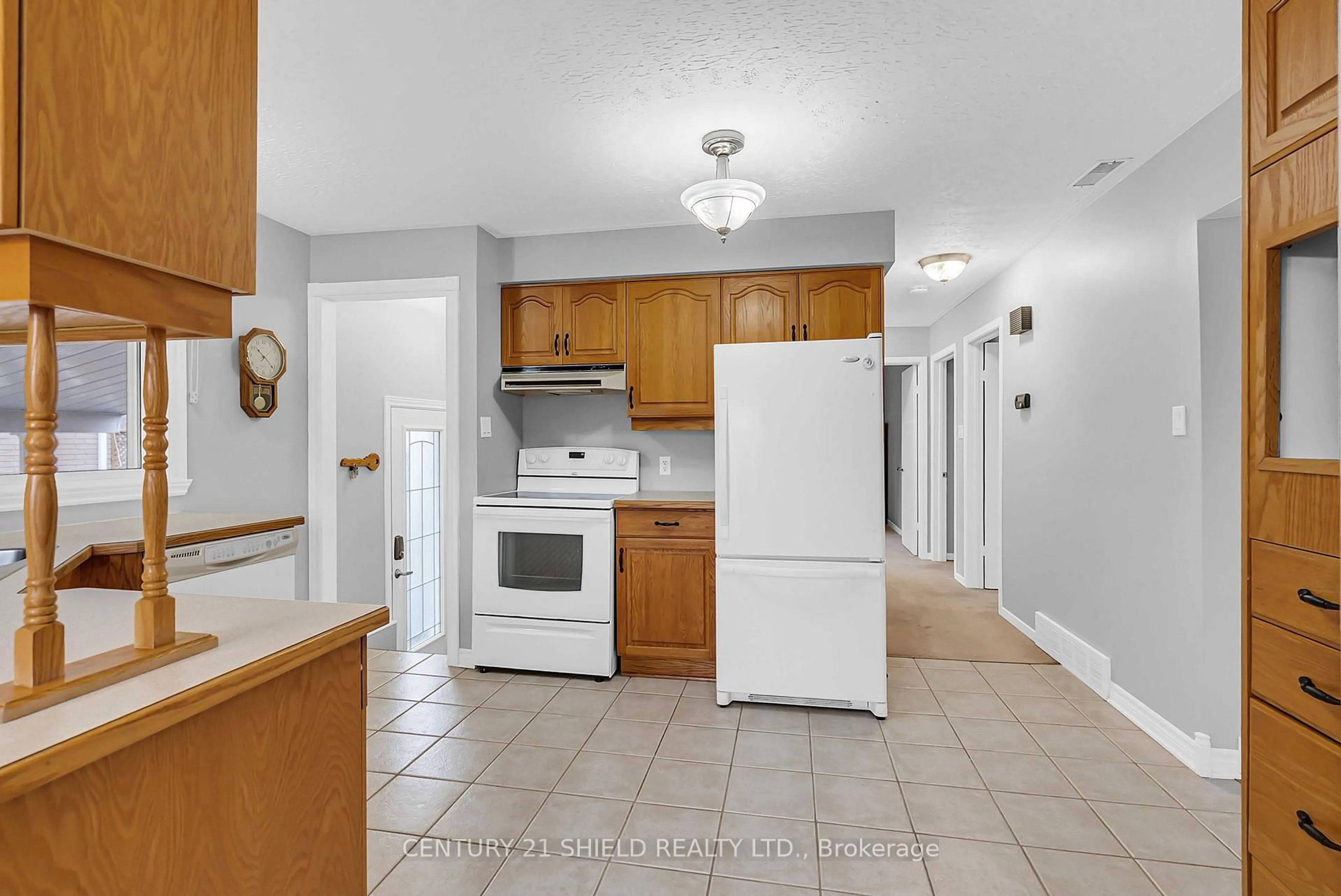 Standard kitchen, unknown for 421 Danis Ave, Cornwall Ontario K6H 5G2