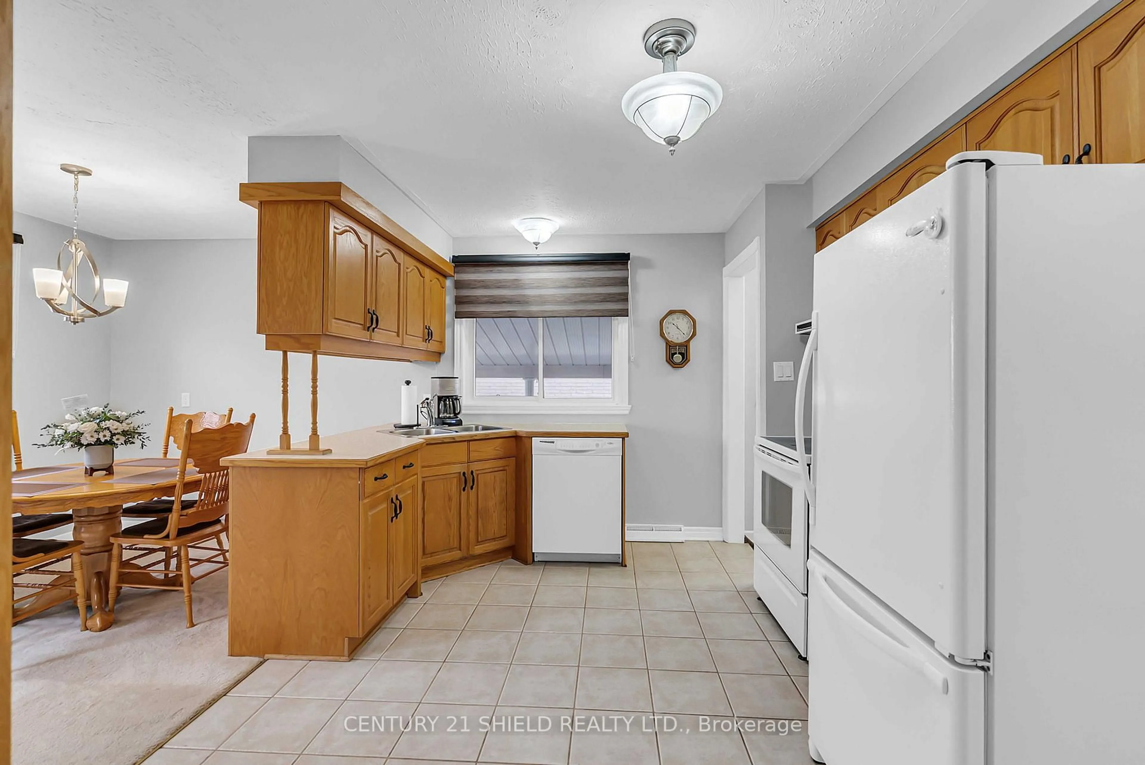 Standard kitchen, ceramic/tile floor for 421 Danis Ave, Cornwall Ontario K6H 5G2