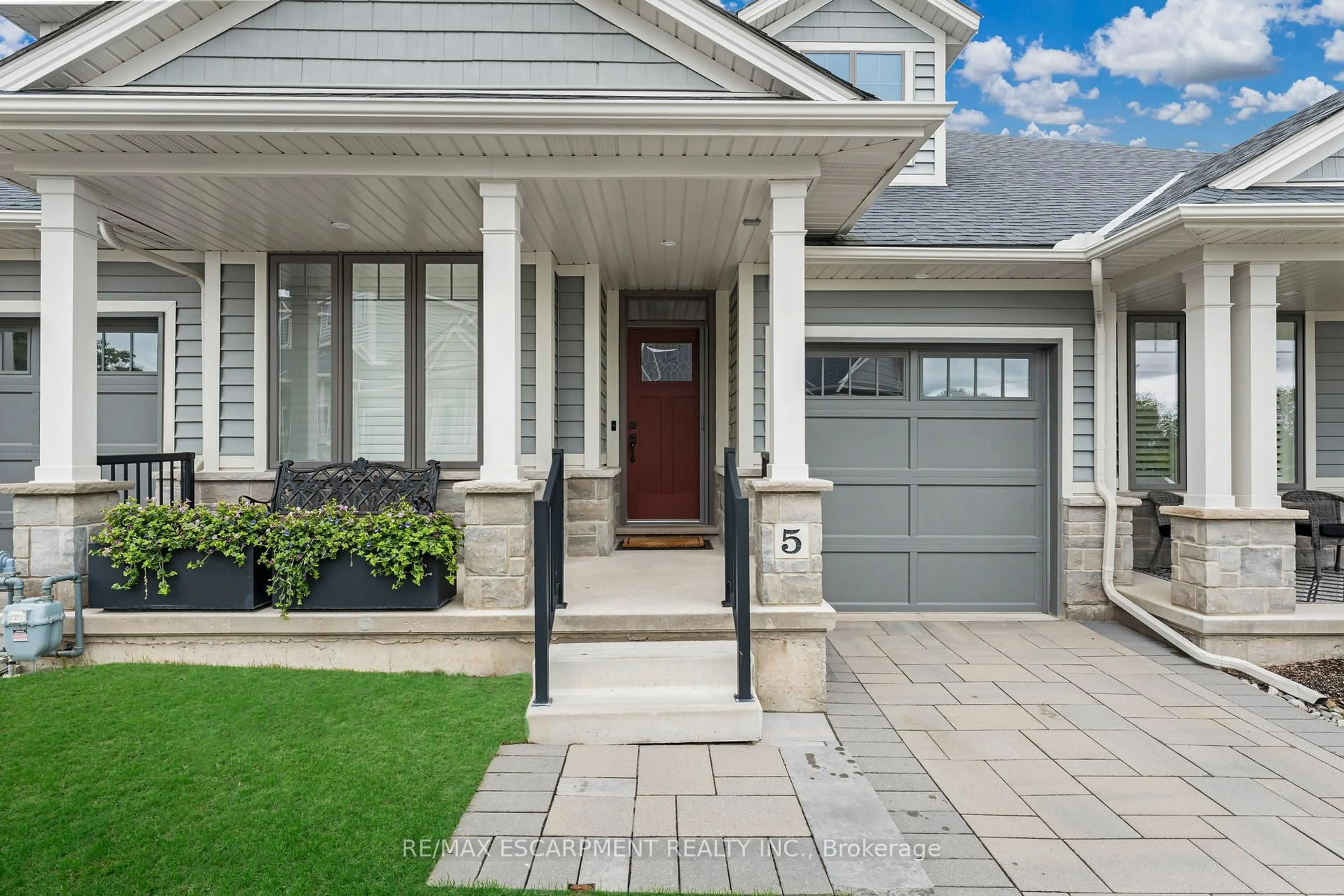 Home with brick exterior material, street for 2848 King St #5, Lincoln Ontario L0R 1S0