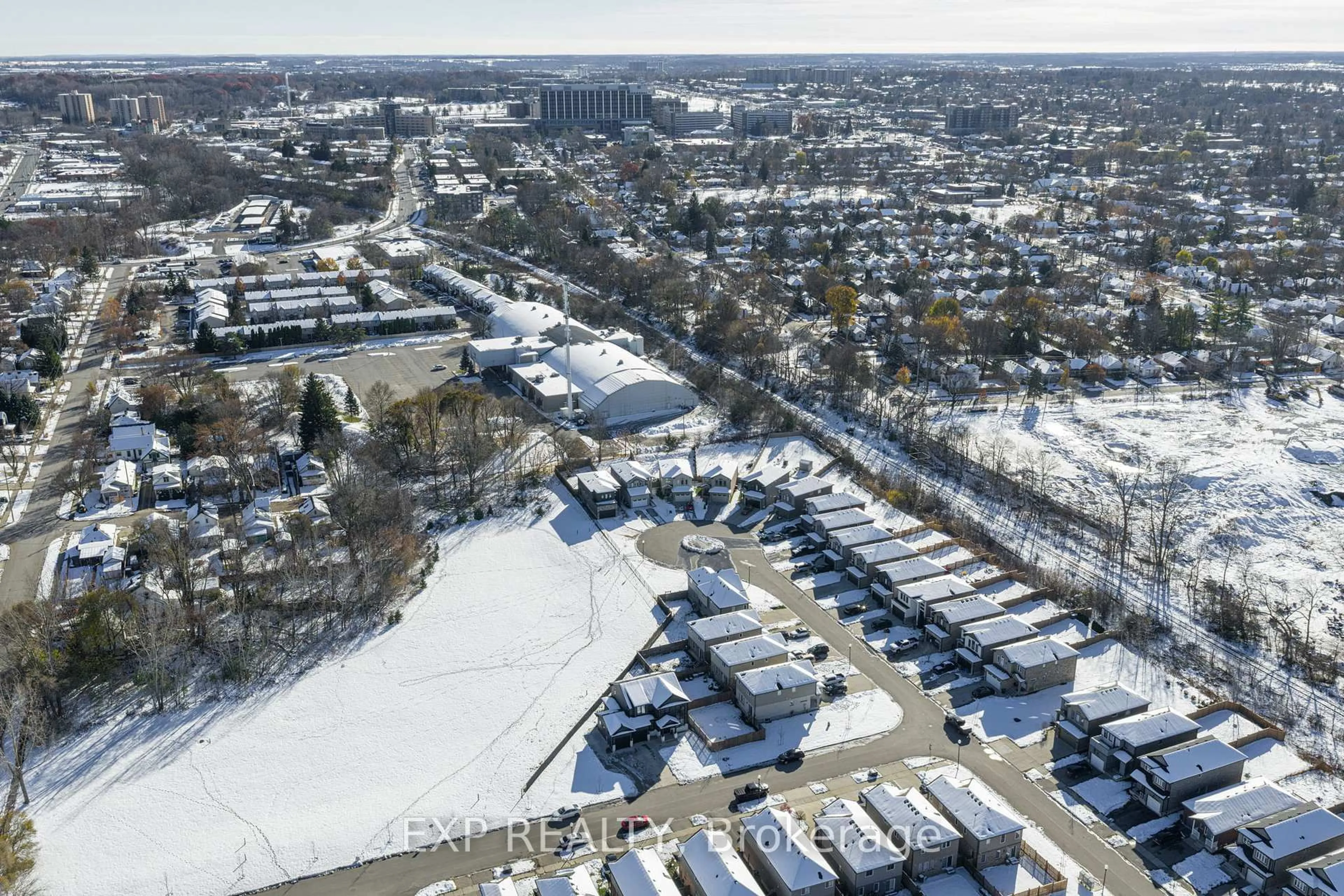 A pic from outside/outdoor area/front of a property/back of a property/a pic from drone, street for 11 Hayes St, London South Ontario N5Z 0A5