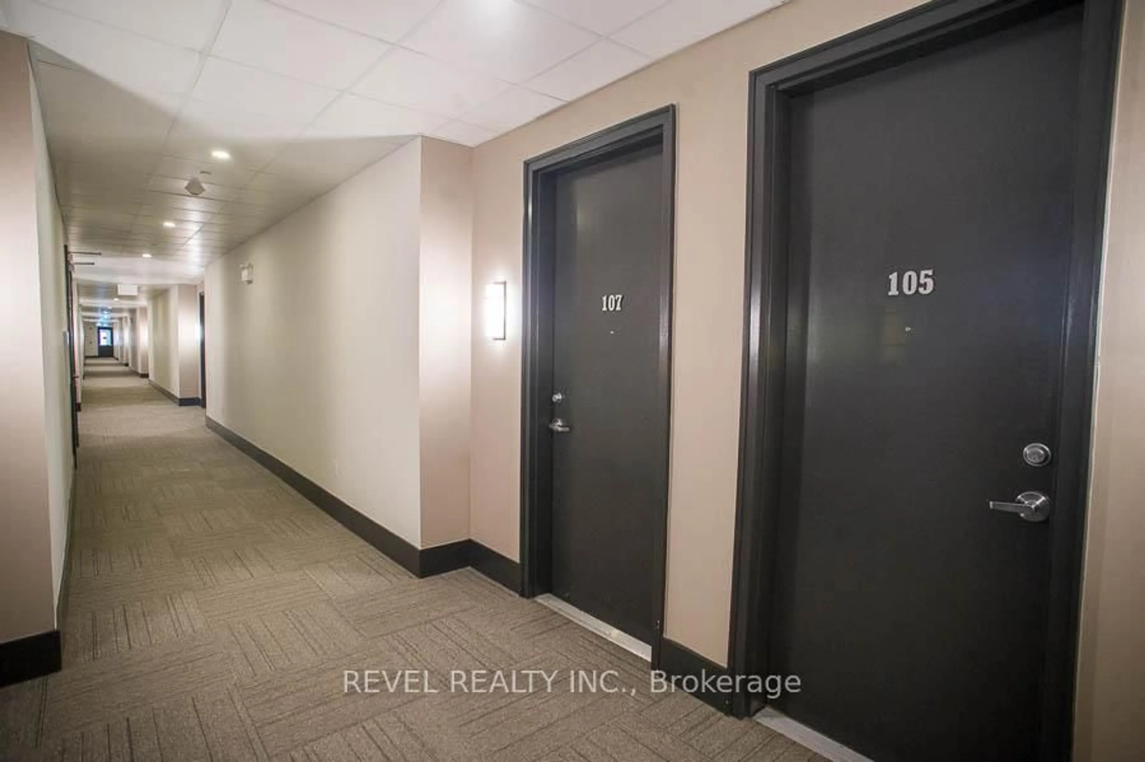 Indoor foyer for 85B Morrell St #107, Brantford Ontario N3T 4J6