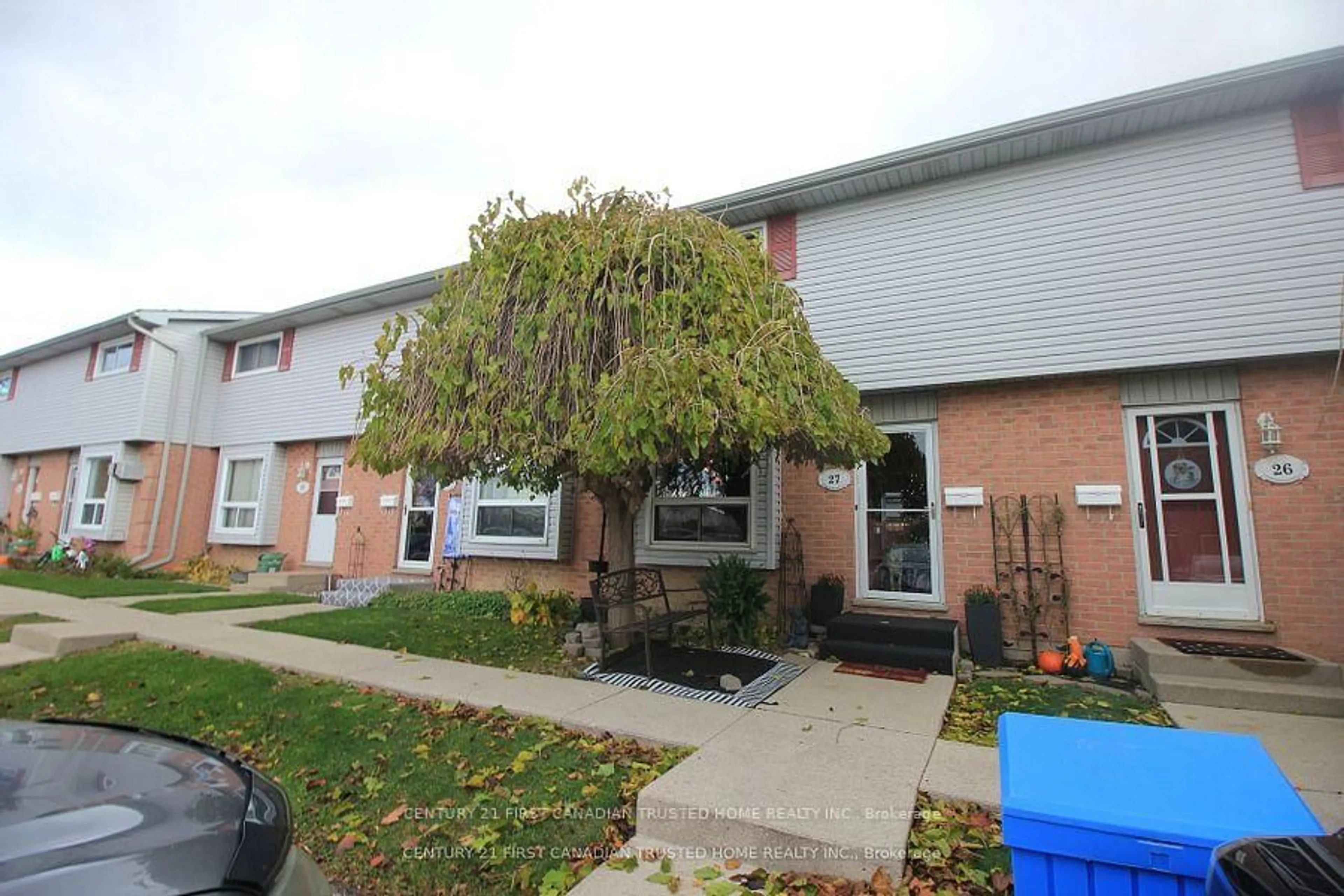 Patio, street for 1430 Jalna Blvd #27, London South Ontario N6E 3C1